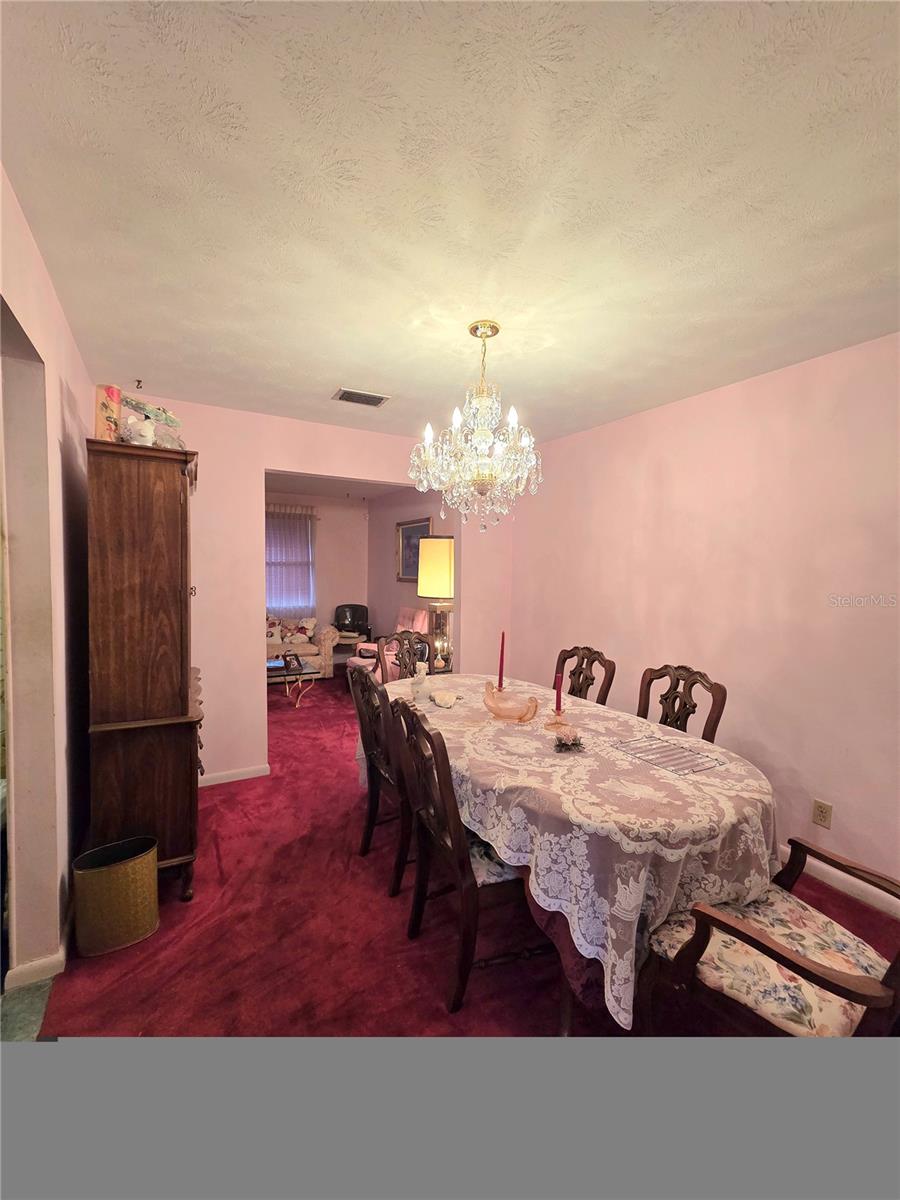 Image 10 of 17 For 843 Brookview Drive N