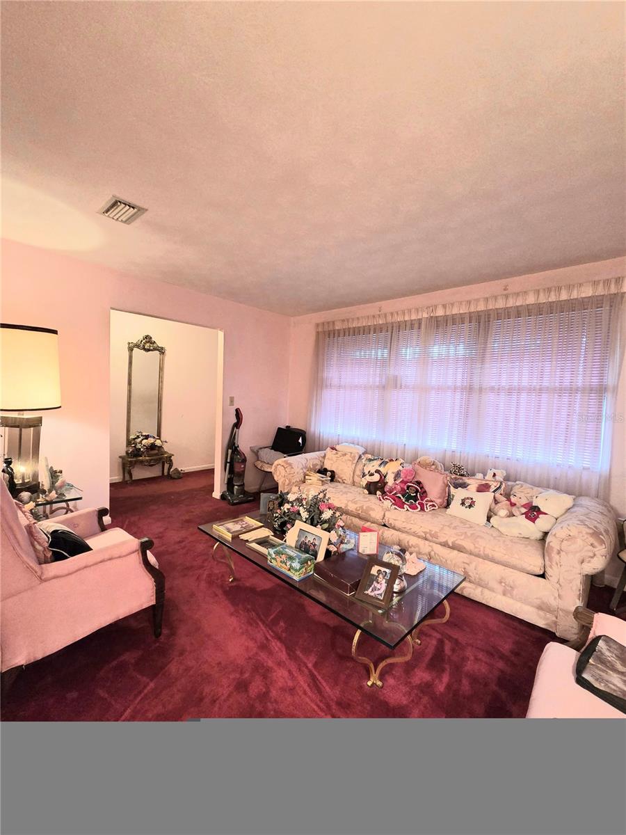 Image 13 of 17 For 843 Brookview Drive N