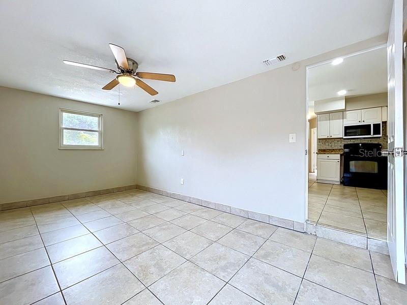 Image 7 of 18 For 7018 54th Avenue N