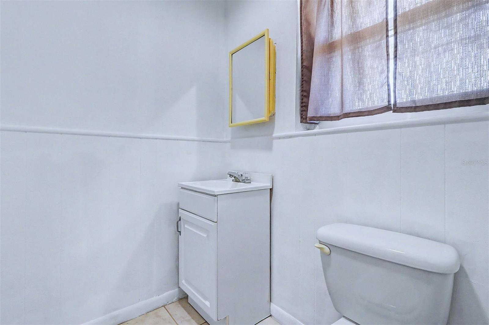 Image 21 of 28 For 209 Aurora Avenue