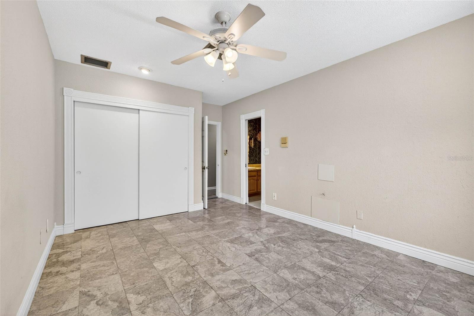 Image 39 of 67 For 305 Bannockburn Avenue