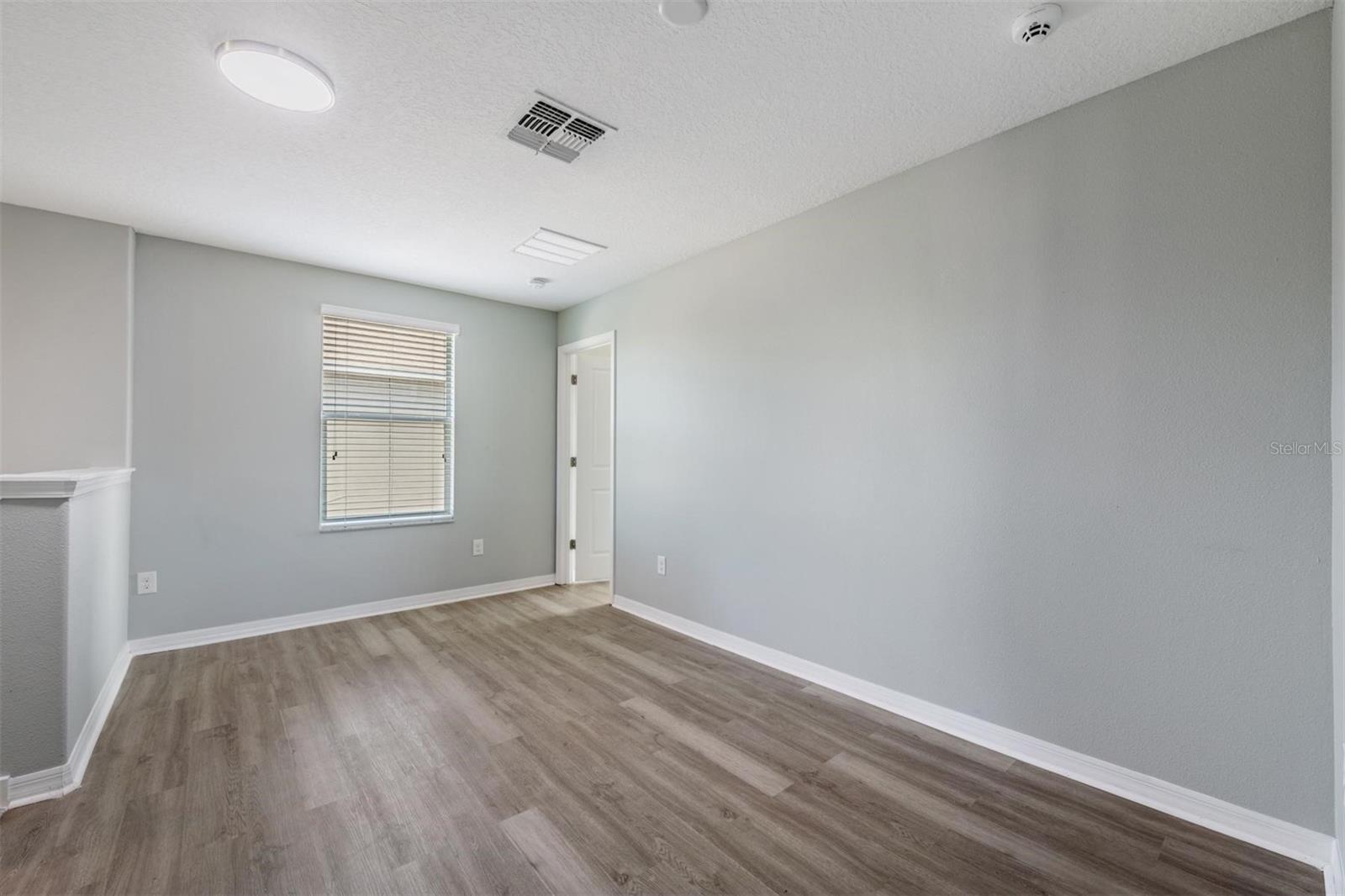 Image 24 of 55 For 253 Cascade Bend Drive