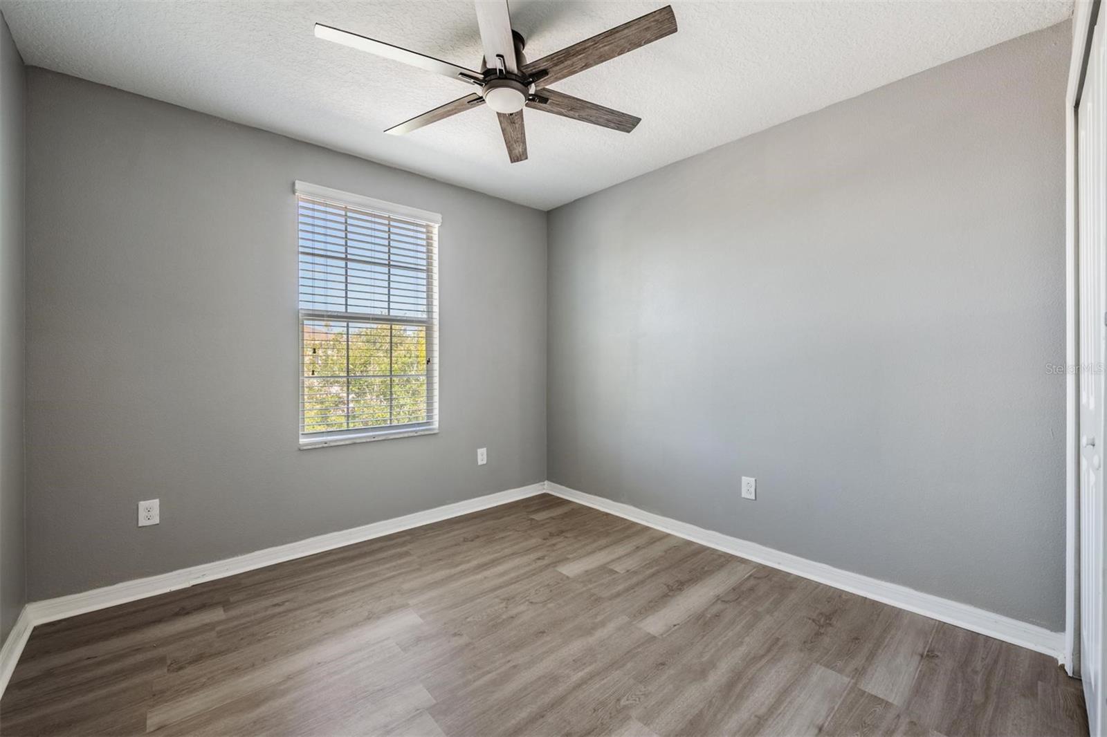 Image 37 of 55 For 253 Cascade Bend Drive