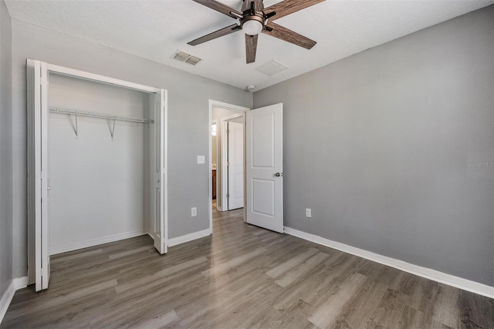 Image 38 of 55 For 253 Cascade Bend Drive