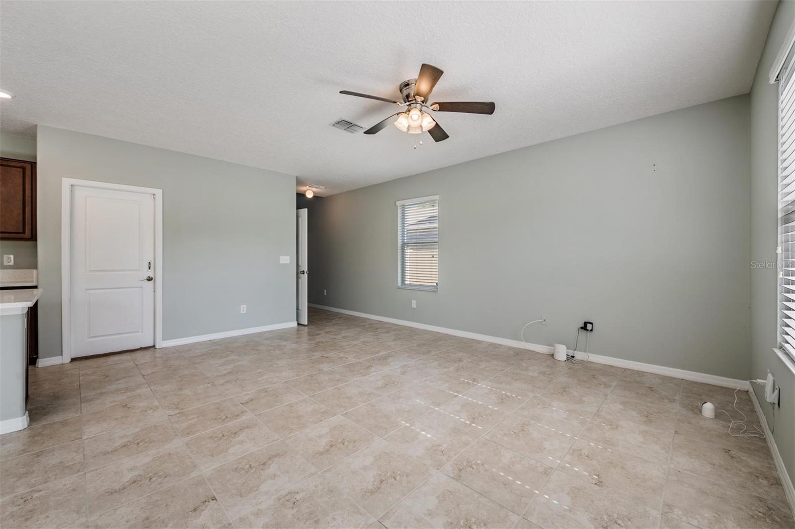 Image 6 of 55 For 253 Cascade Bend Drive