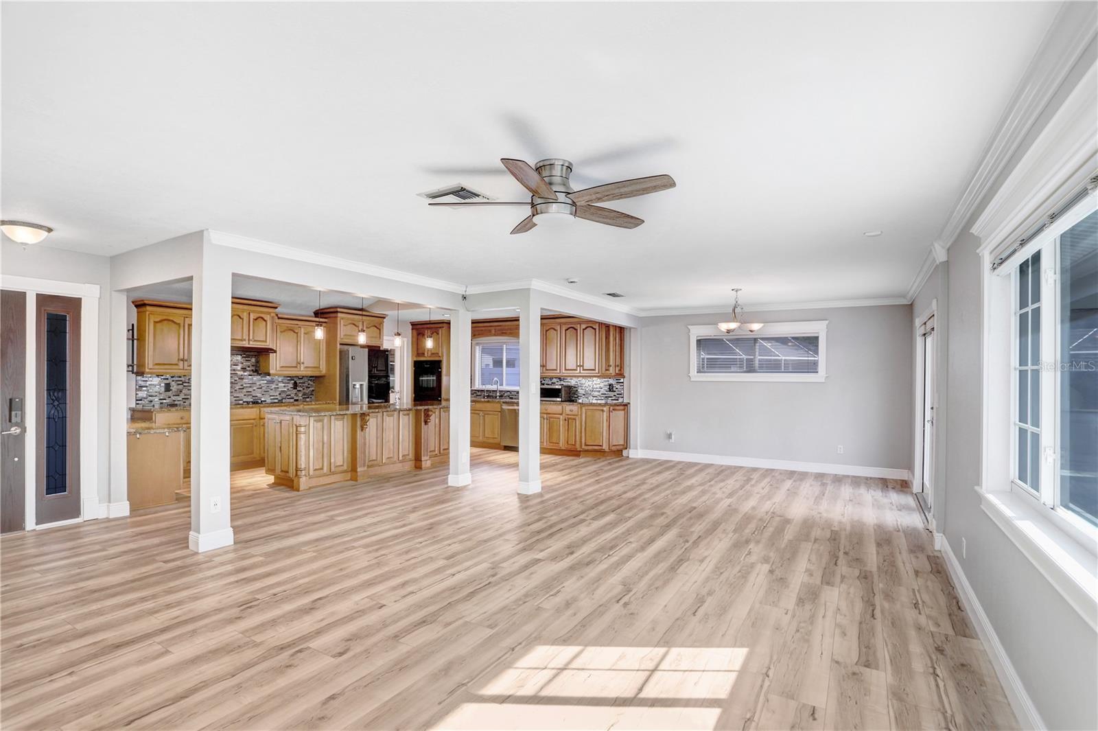 Image 10 of 36 For 8404 Blackstone Court