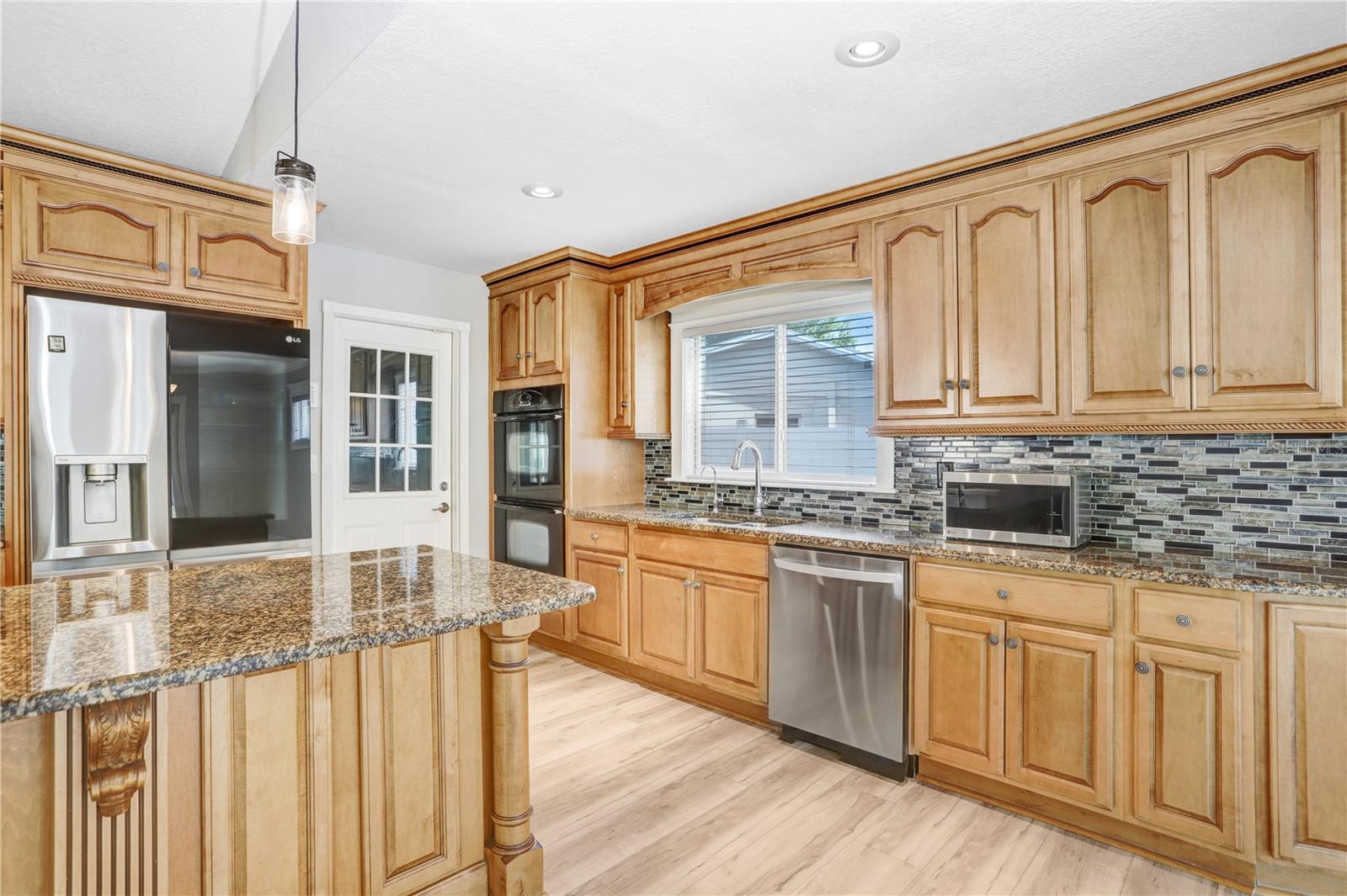 Image 13 of 36 For 8404 Blackstone Court