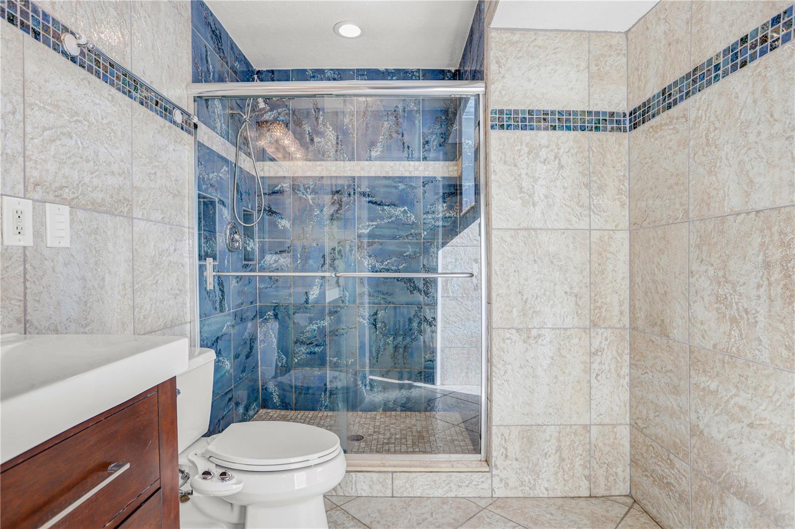 Image 18 of 36 For 8404 Blackstone Court