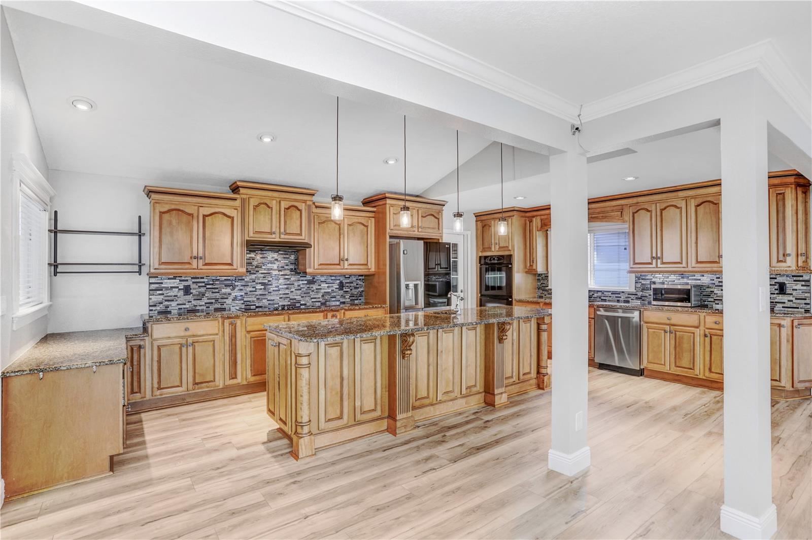 Image 6 of 36 For 8404 Blackstone Court