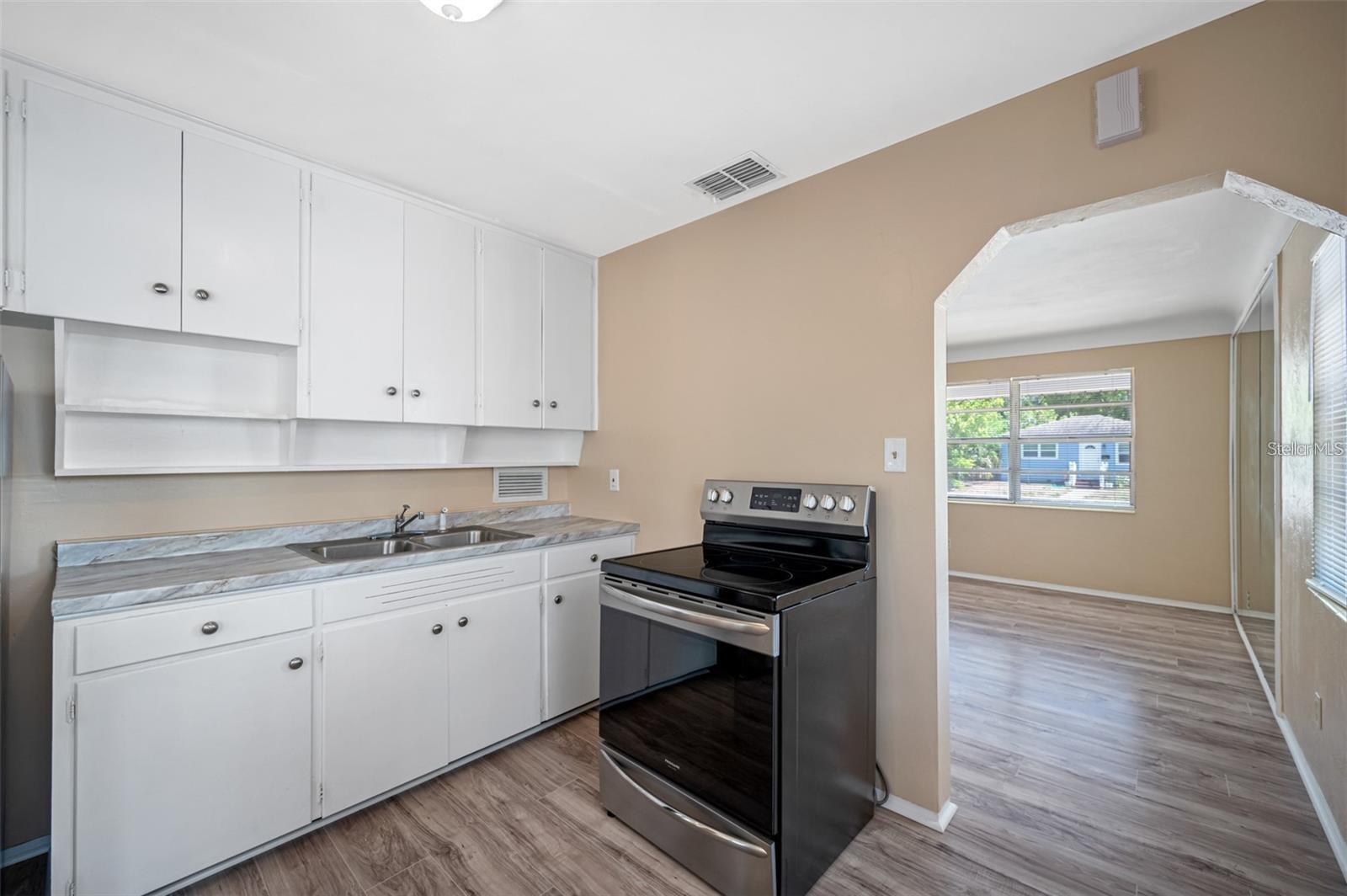 Image 2 of 16 For 5055 3rd Avenue S