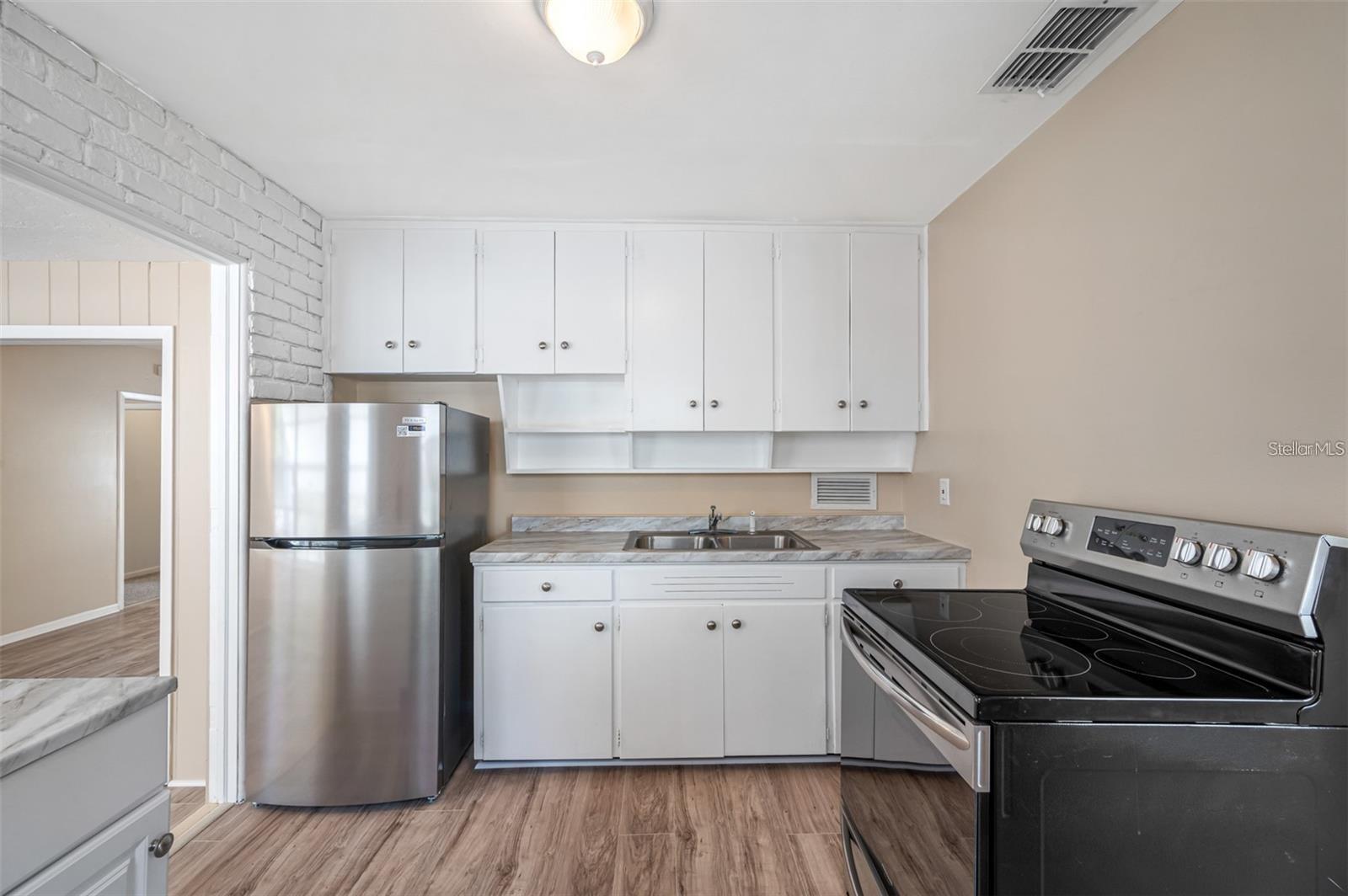 Image 3 of 16 For 5055 3rd Avenue S