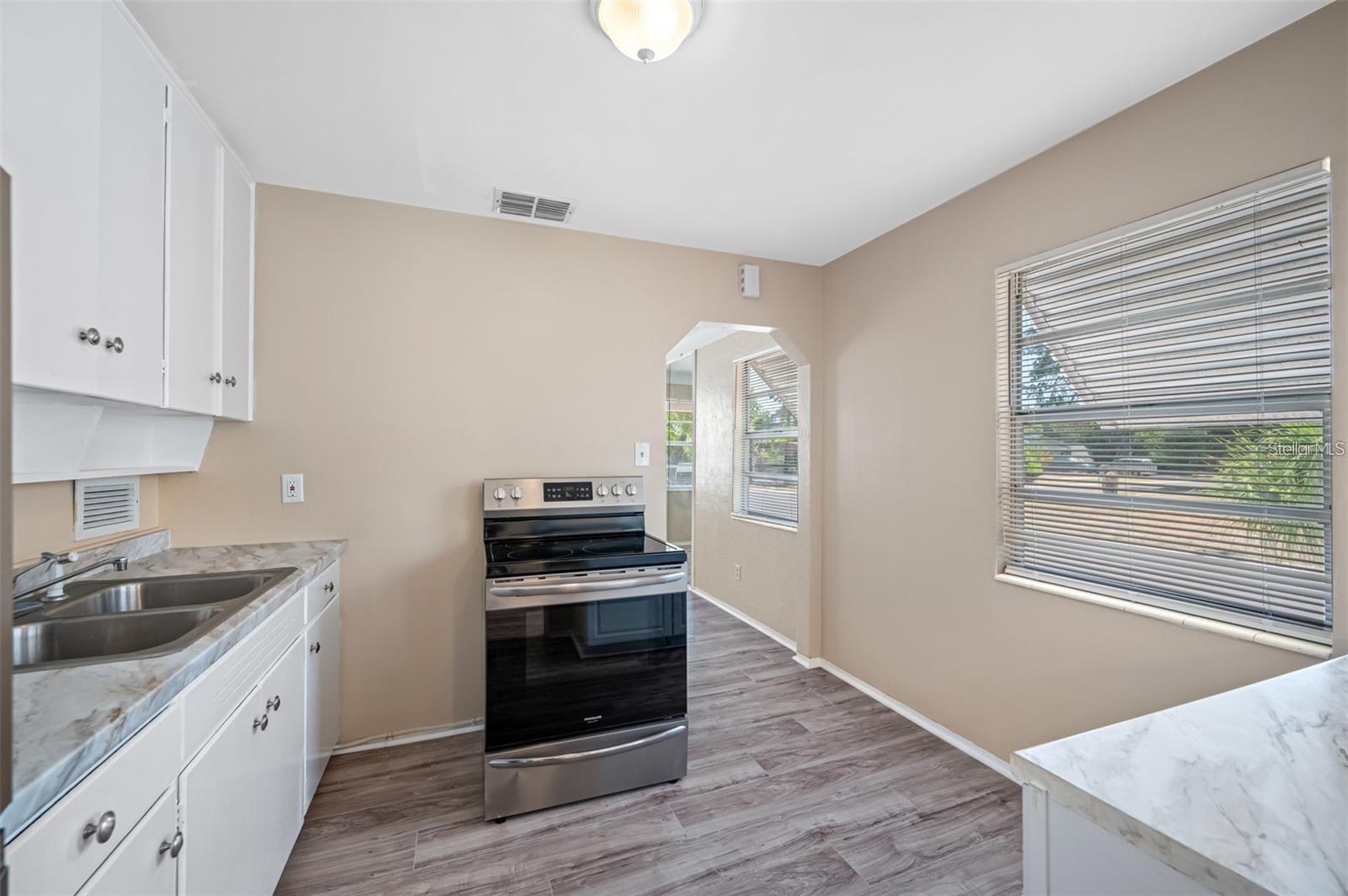 Image 5 of 16 For 5055 3rd Avenue S