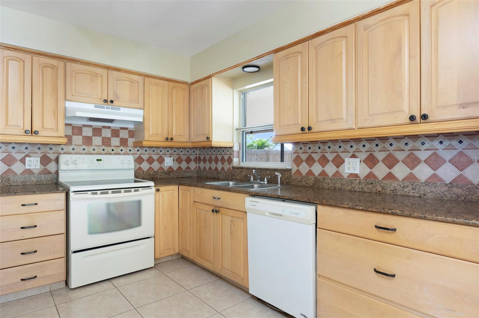 Image 10 of 26 For 4218 24th Avenue N