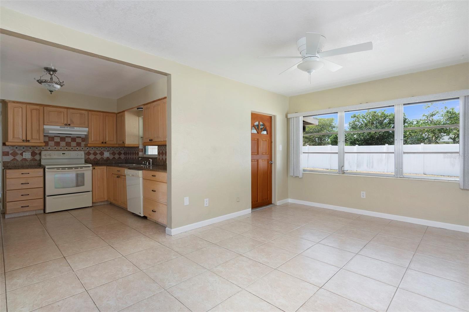 Image 12 of 26 For 4218 24th Avenue N