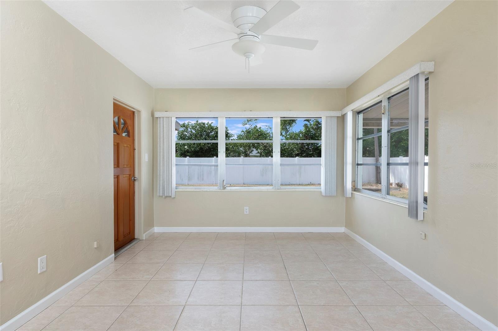 Image 14 of 26 For 4218 24th Avenue N