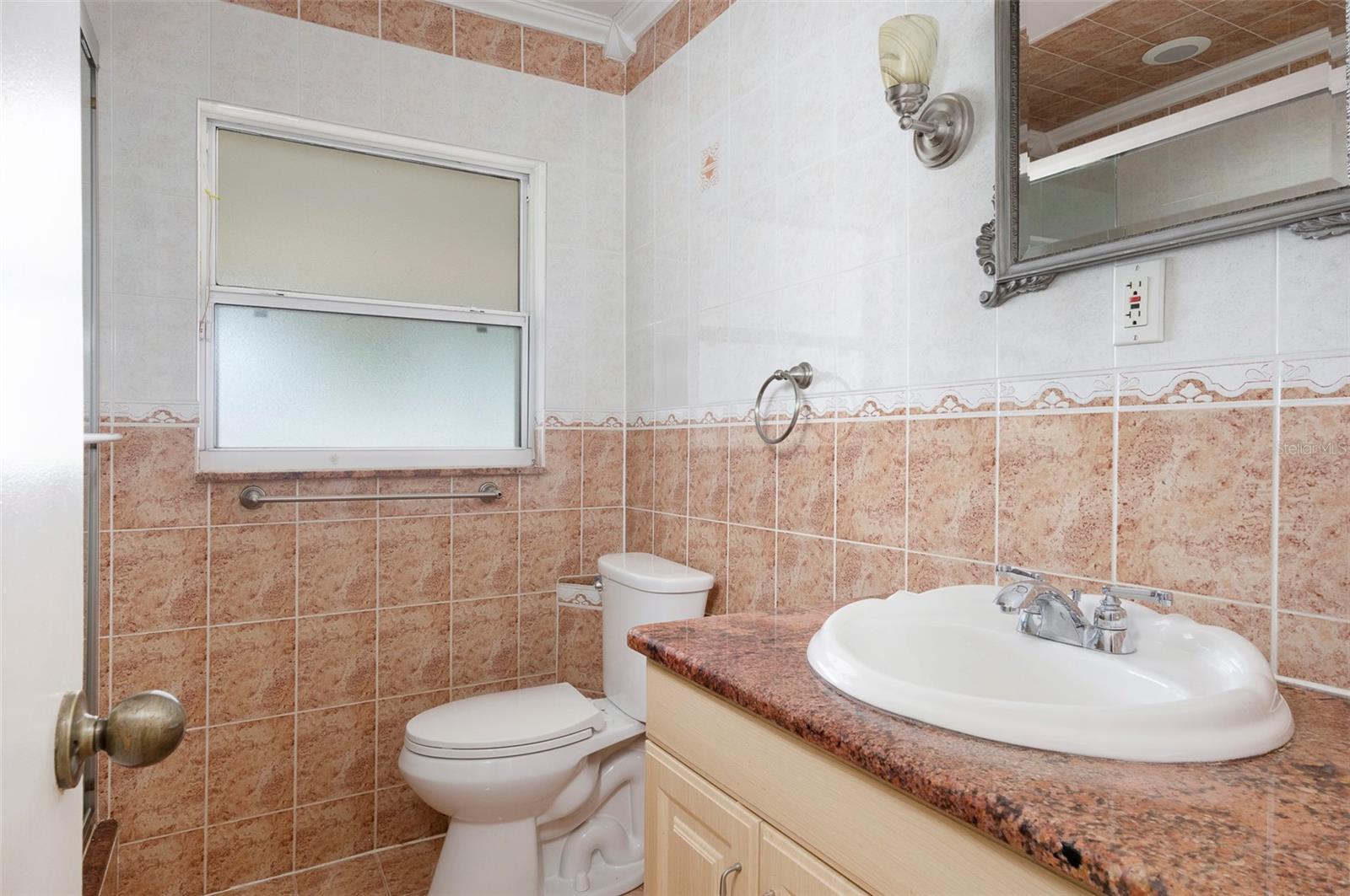 Image 15 of 26 For 4218 24th Avenue N