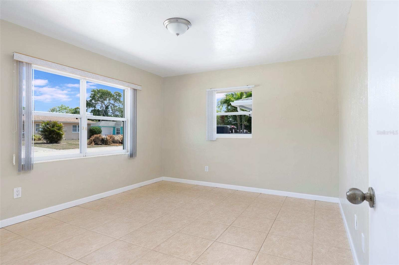 Image 16 of 26 For 4218 24th Avenue N