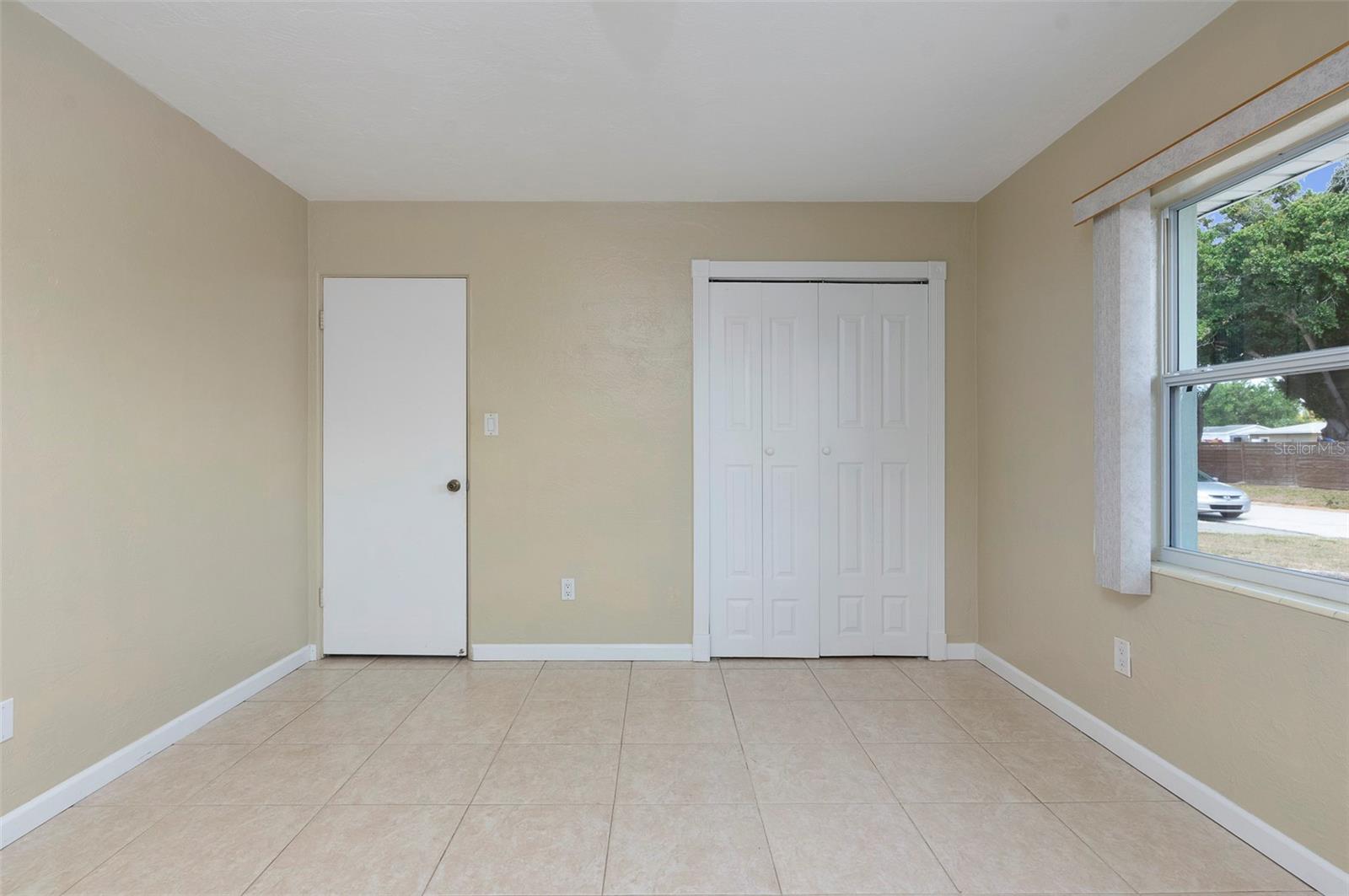 Image 17 of 26 For 4218 24th Avenue N