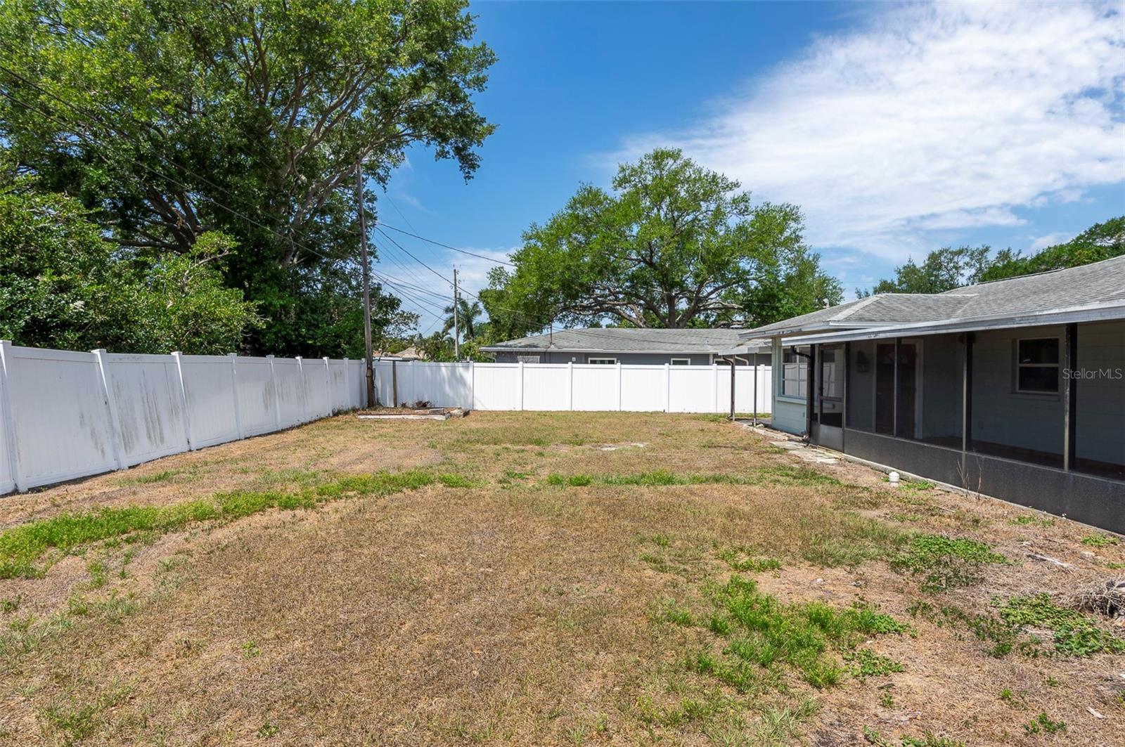 Image 23 of 26 For 4218 24th Avenue N