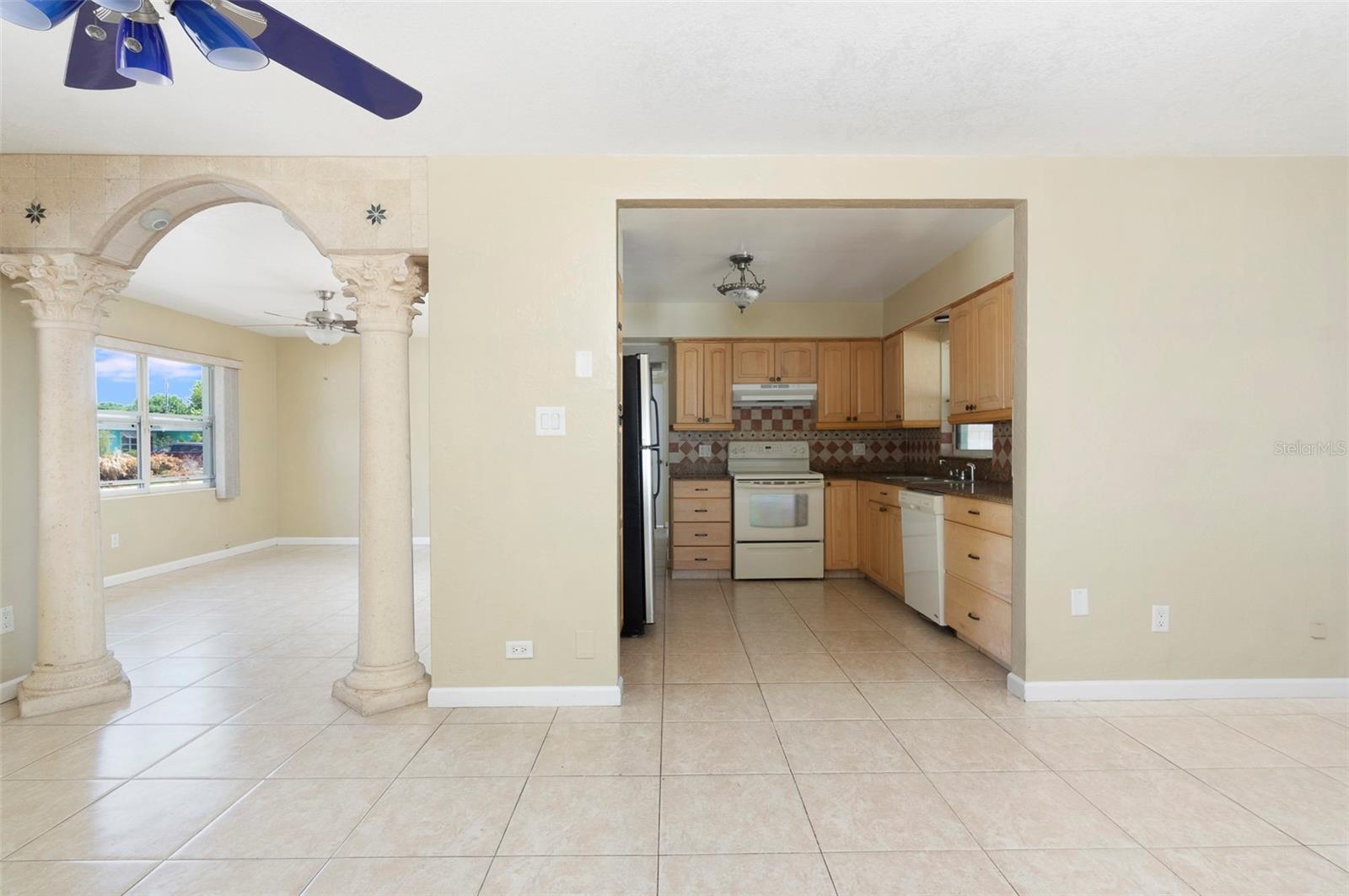 Image 8 of 26 For 4218 24th Avenue N
