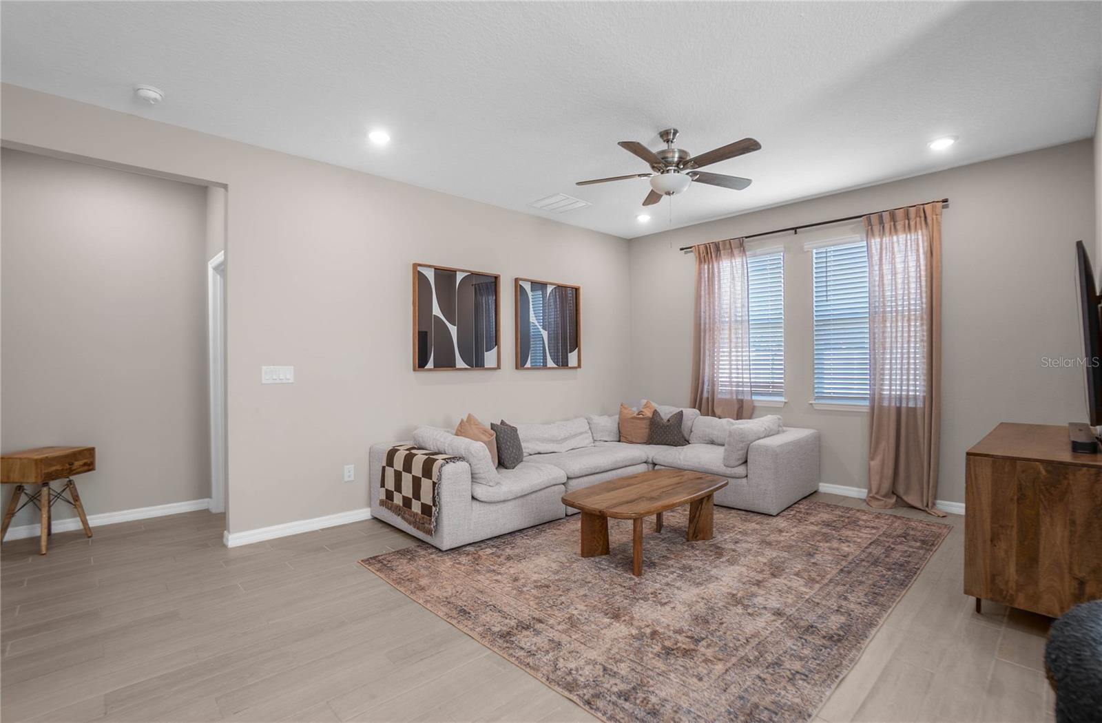 Image 11 of 66 For 34382 Evergreen Hill Court