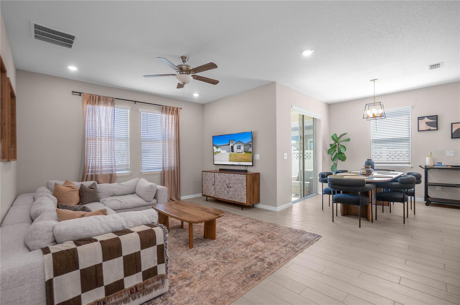 Image 14 of 66 For 34382 Evergreen Hill Court