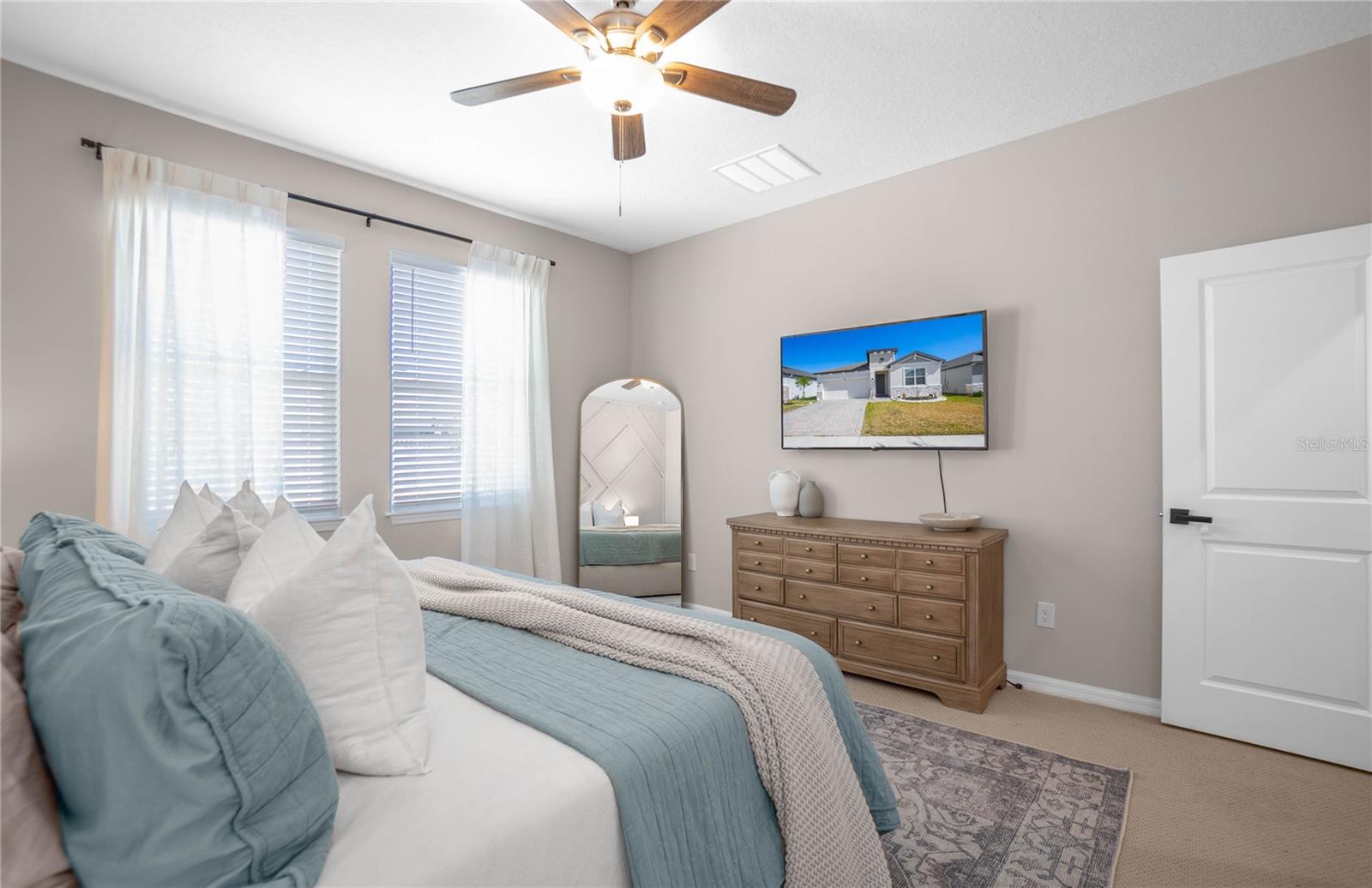 Image 17 of 66 For 34382 Evergreen Hill Court