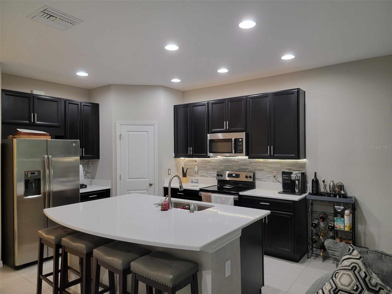 Image 2 of 18 For 10549 Oakside Drive