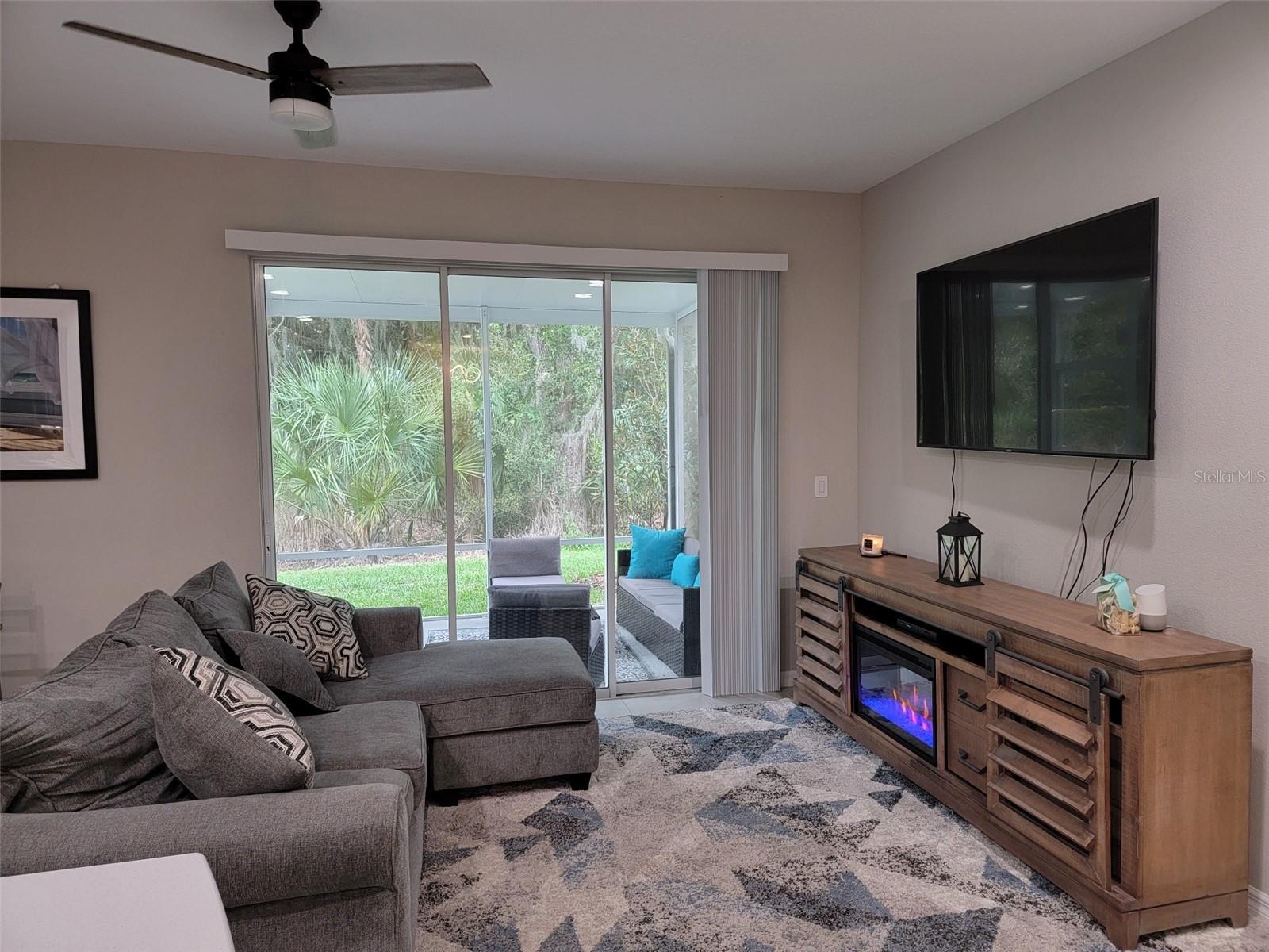 Image 4 of 18 For 10549 Oakside Drive