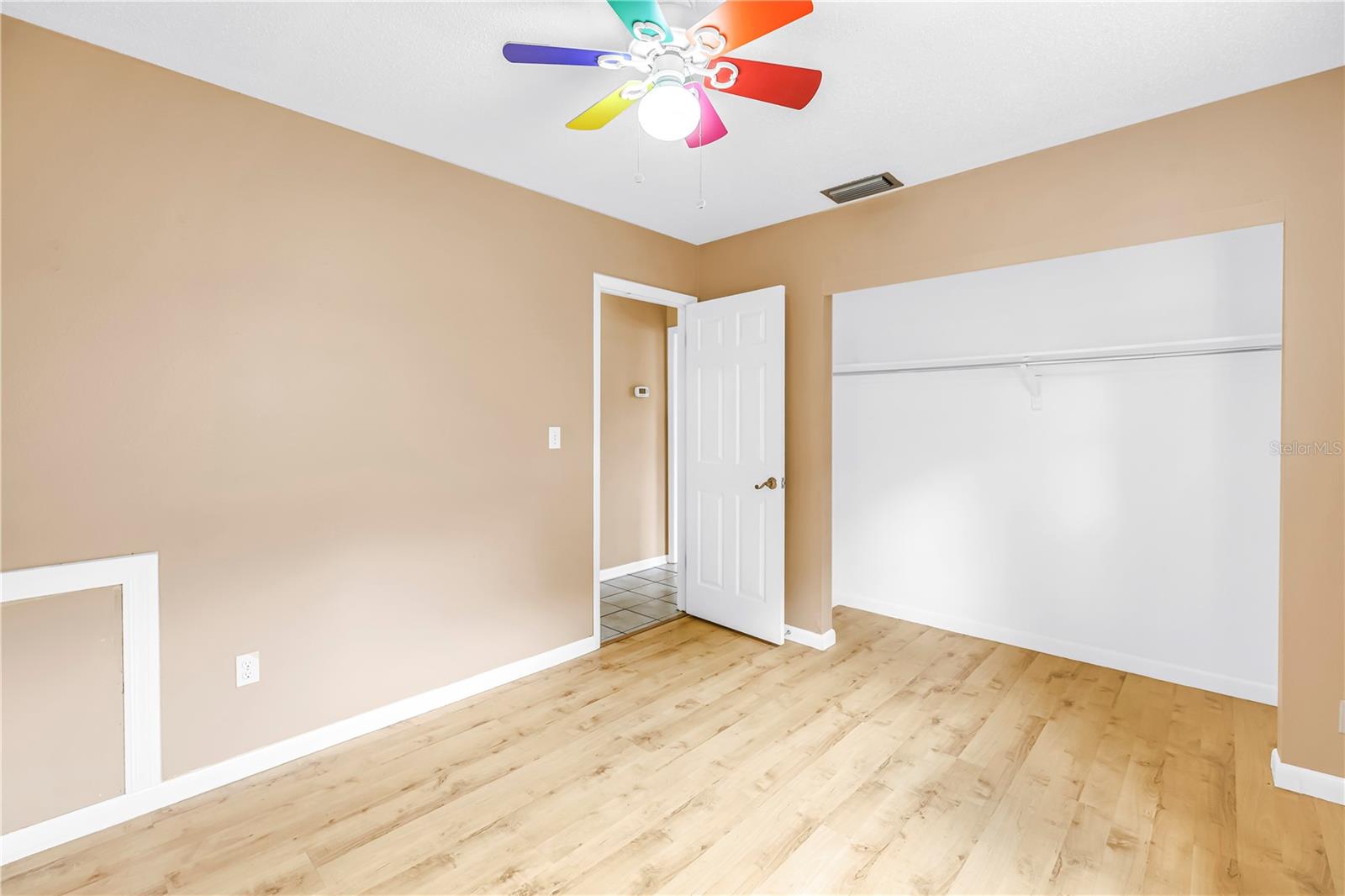 Image 18 of 39 For 9579 Golden Grove Street