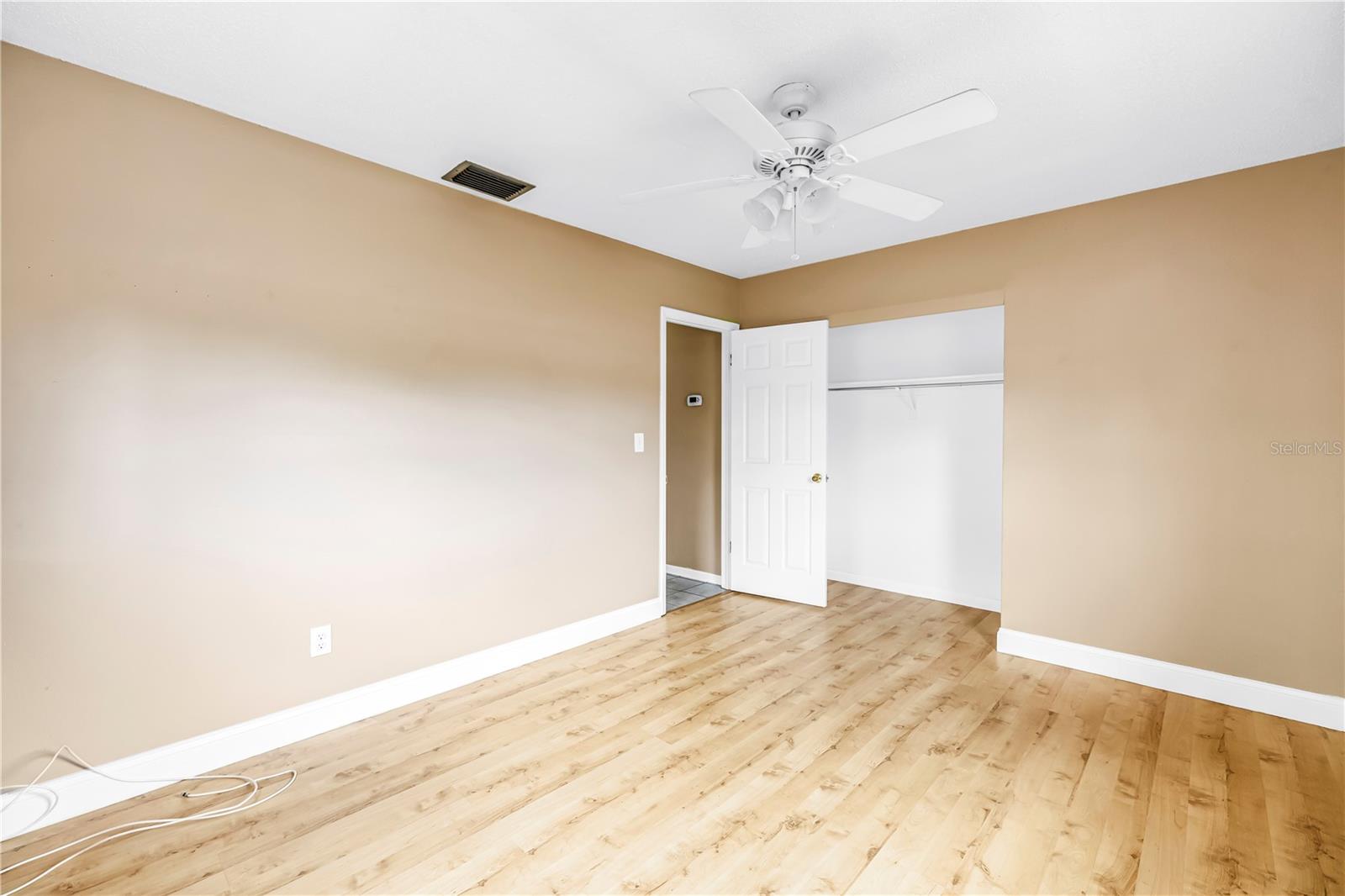Image 21 of 39 For 9579 Golden Grove Street