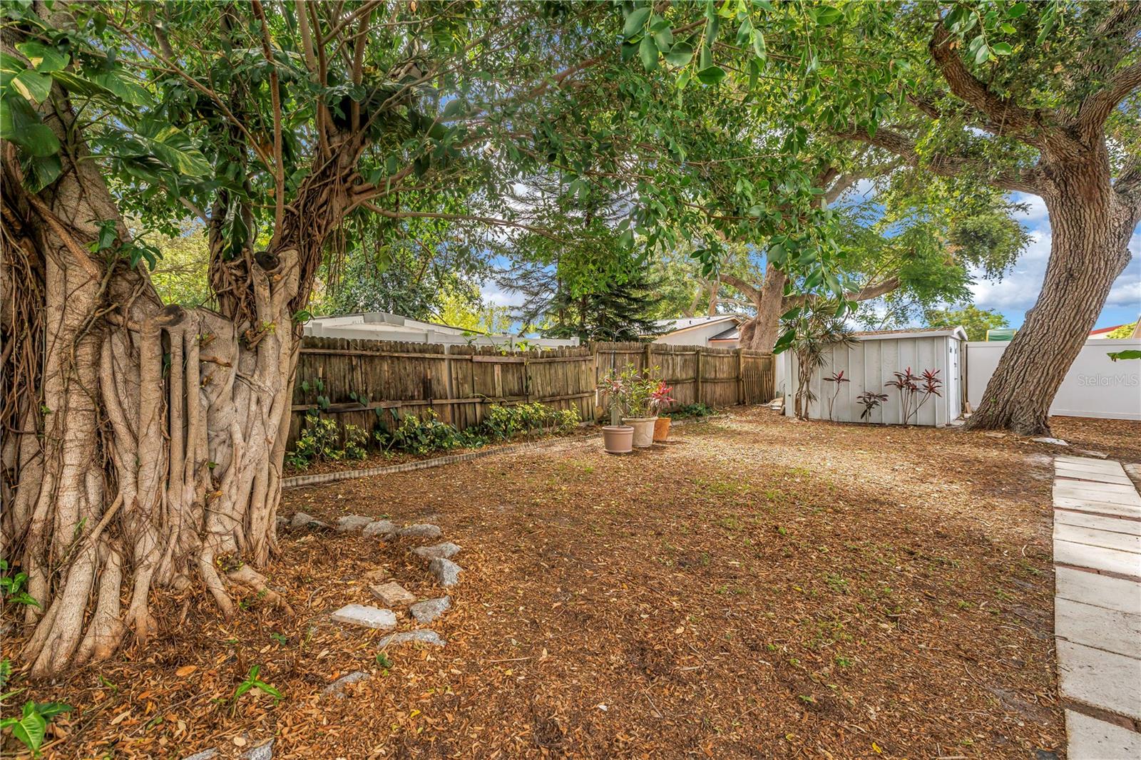 Image 33 of 39 For 9579 Golden Grove Street