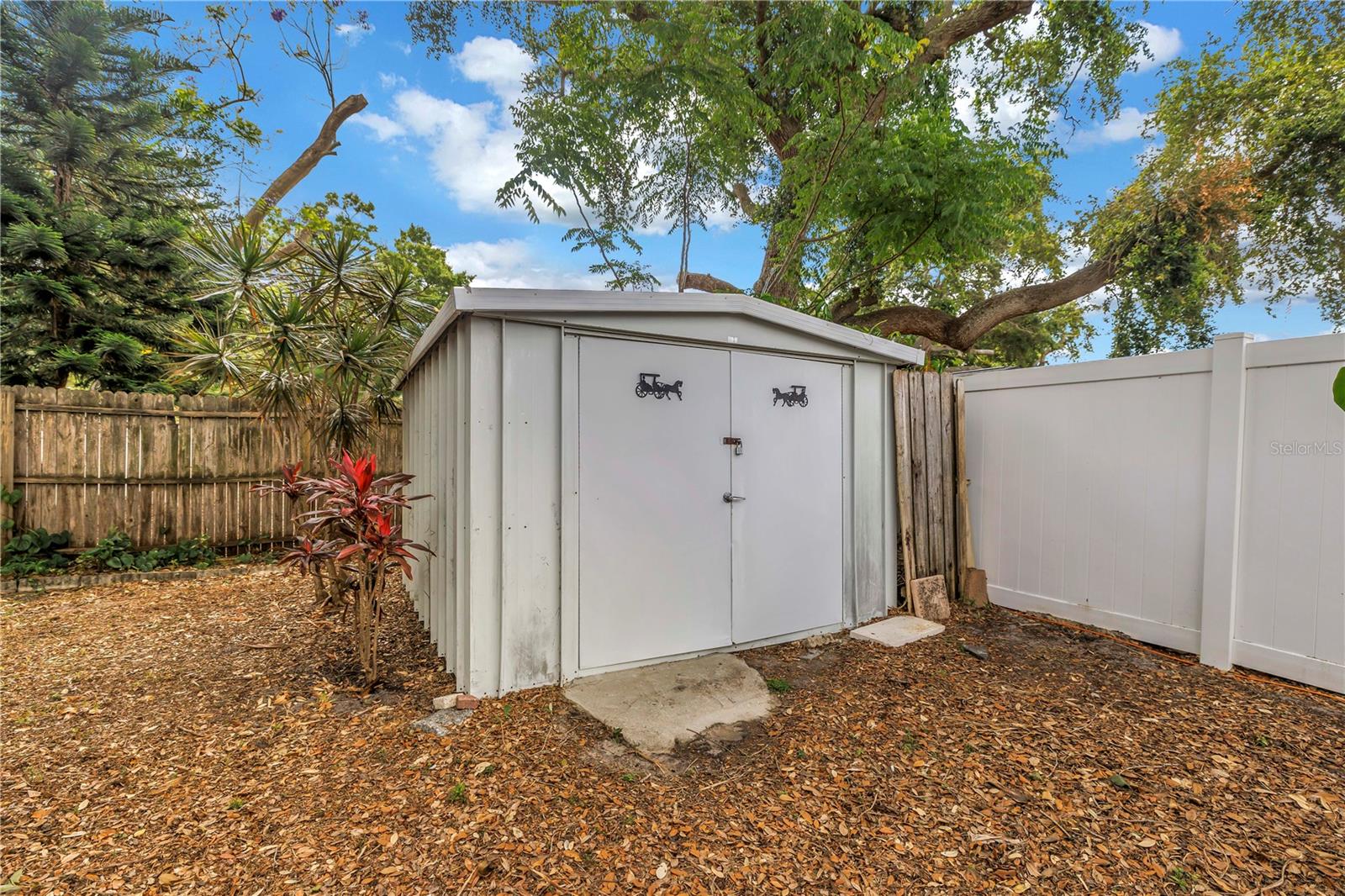 Image 35 of 39 For 9579 Golden Grove Street