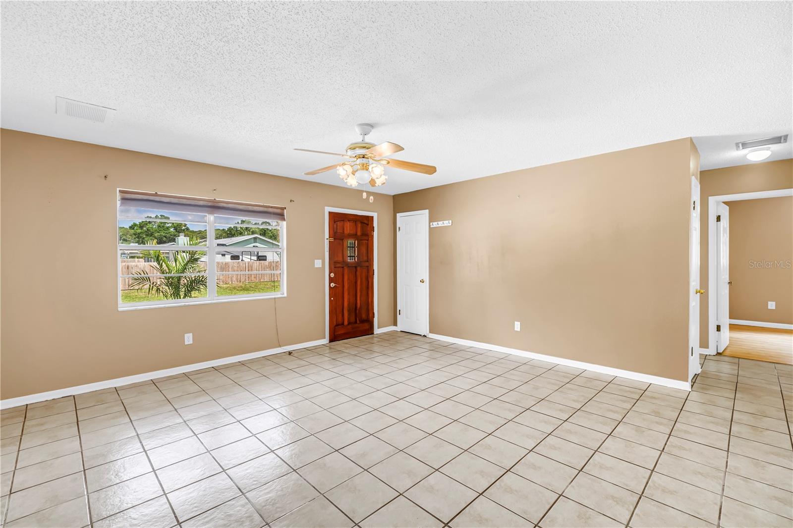 Image 4 of 39 For 9579 Golden Grove Street