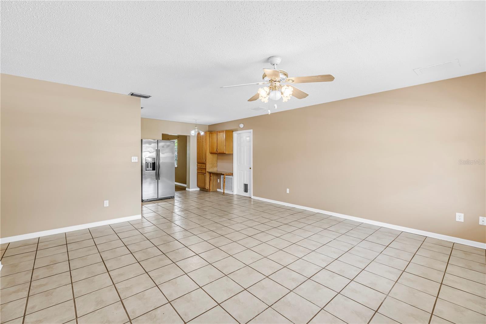 Image 5 of 39 For 9579 Golden Grove Street
