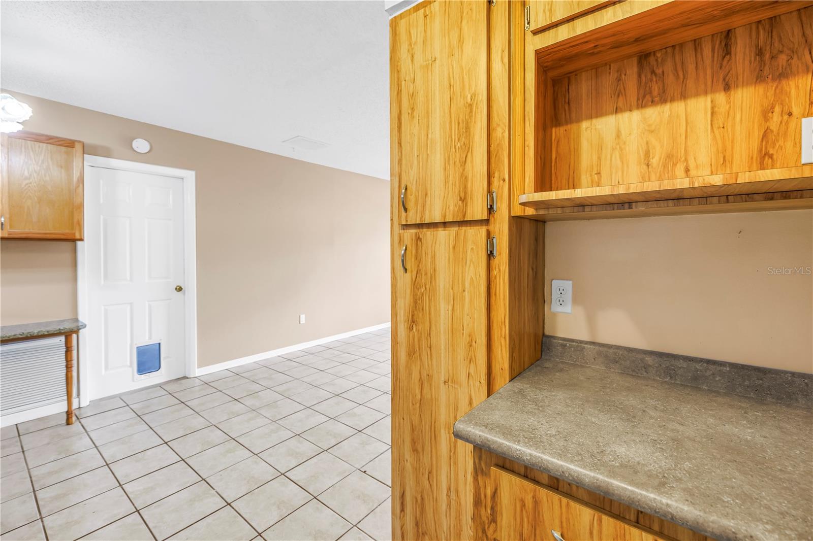 Image 8 of 39 For 9579 Golden Grove Street
