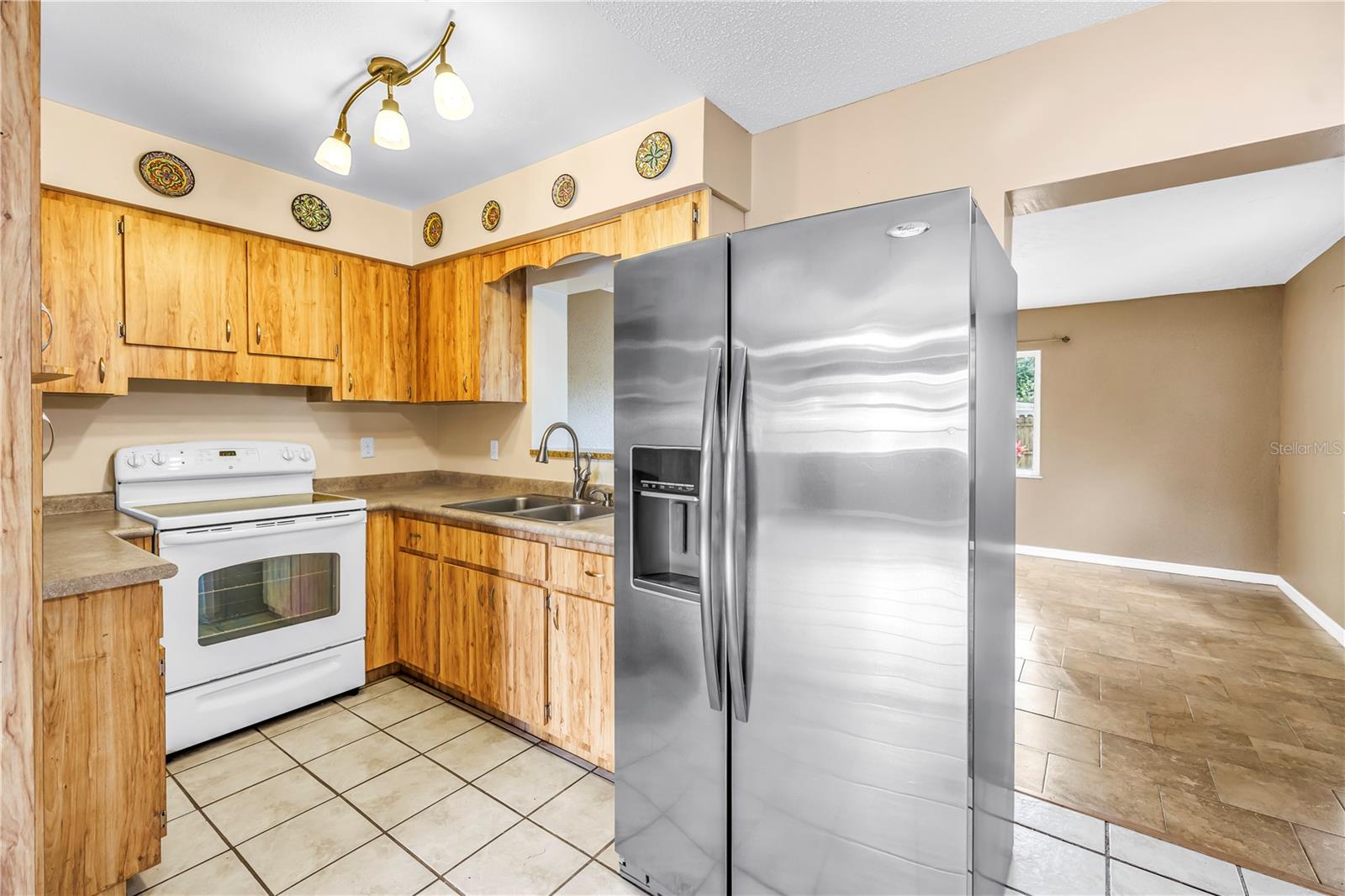 Image 9 of 39 For 9579 Golden Grove Street