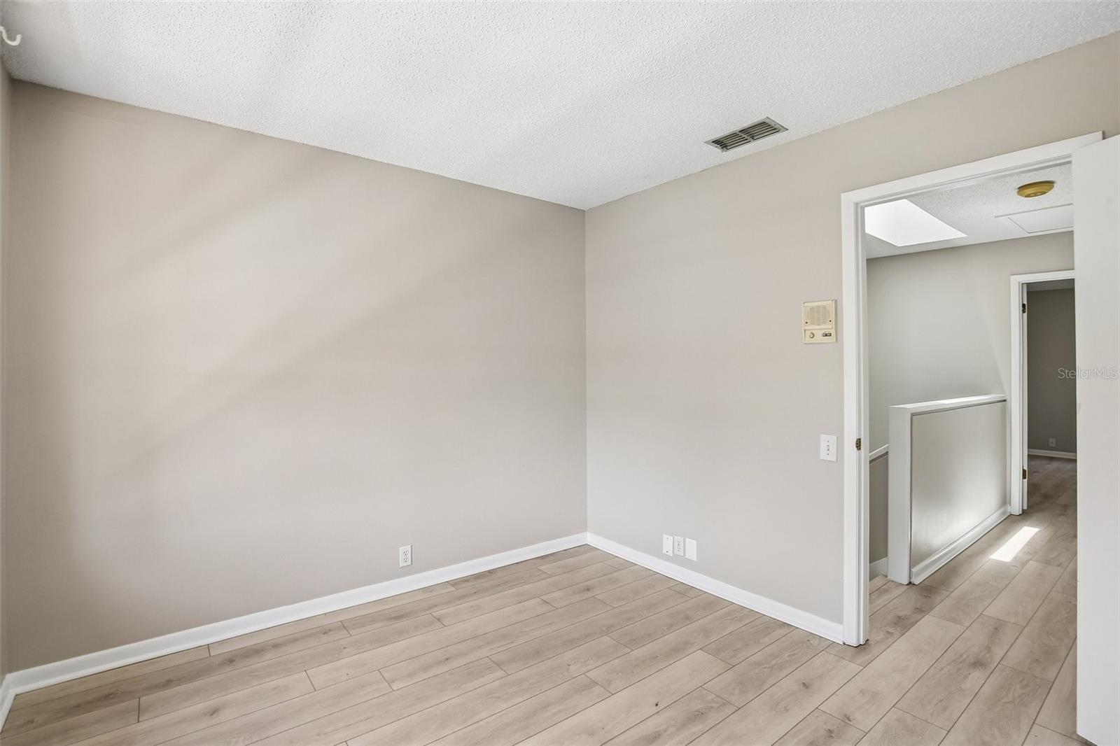 Image 18 of 43 For 1006 Cicero Lane