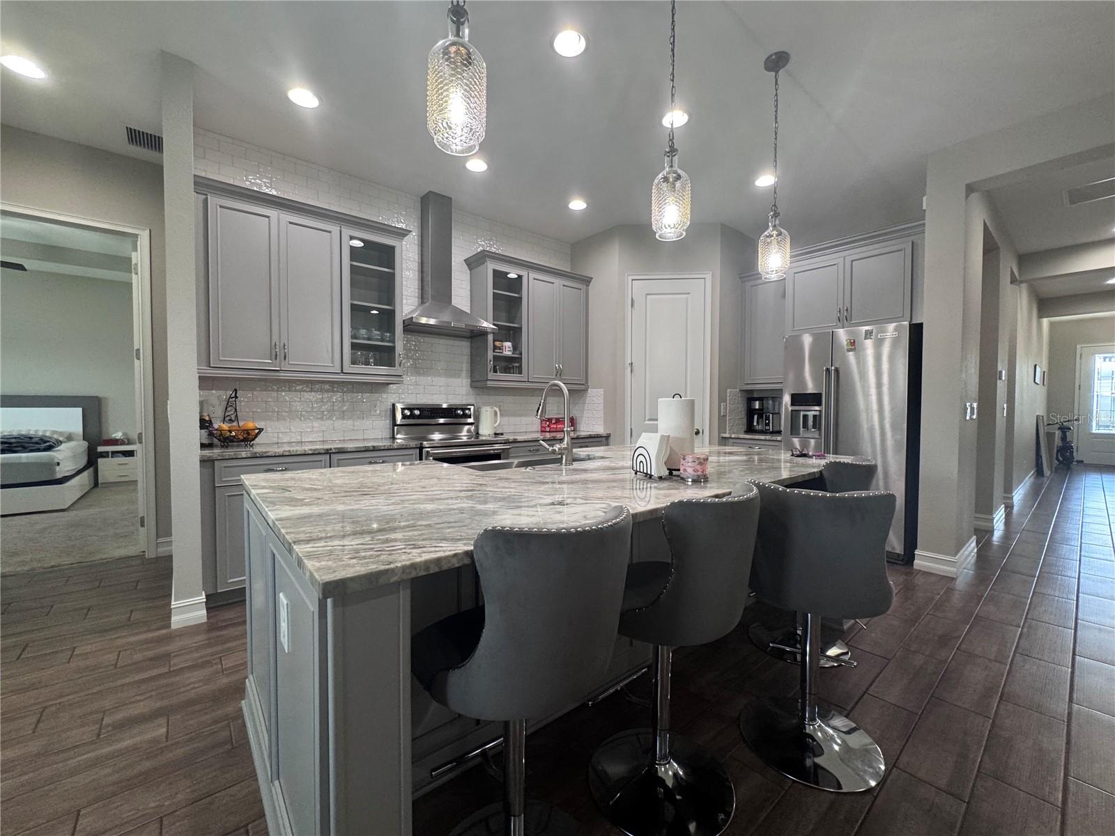 Image 11 of 30 For 11513 11th Avenue E
