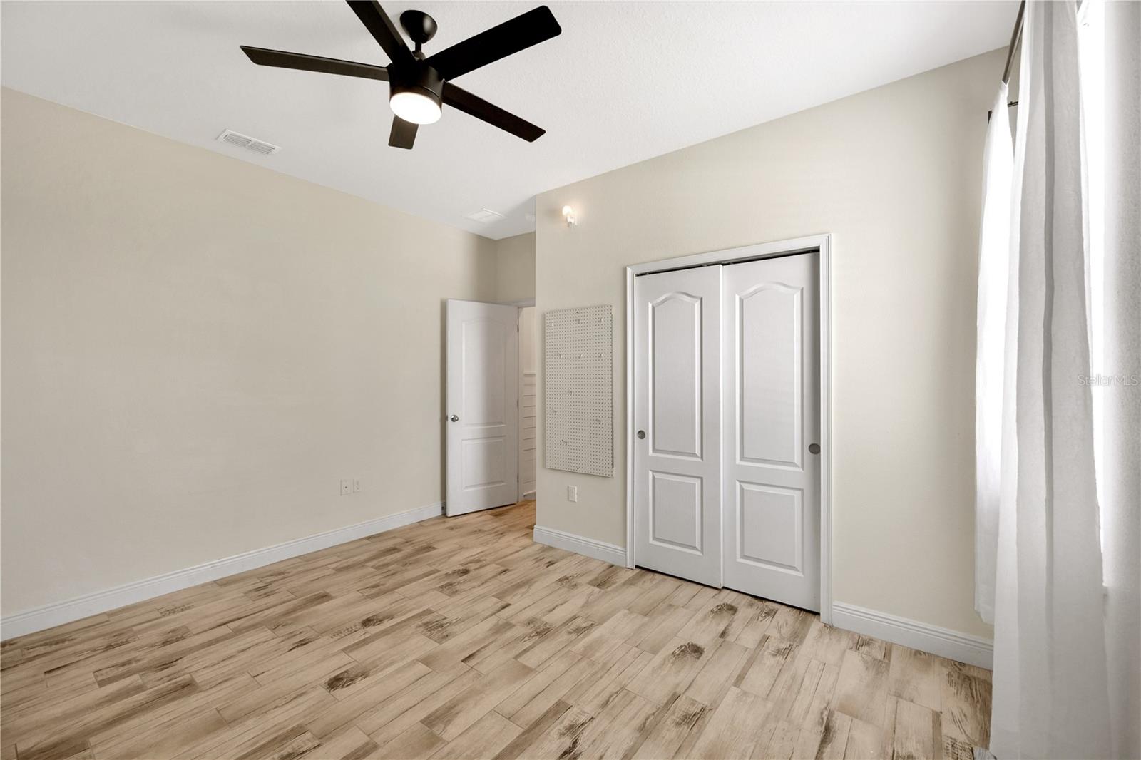 Image 14 of 30 For 6518 Park Strand Drive