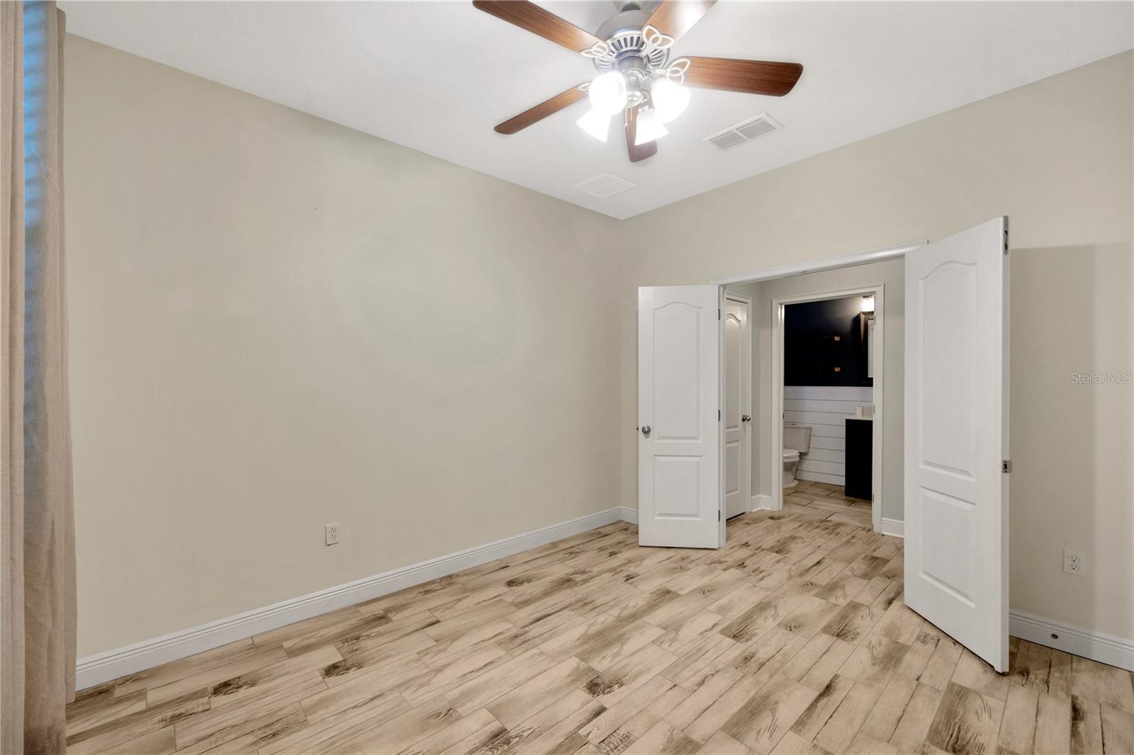 Image 22 of 30 For 6518 Park Strand Drive
