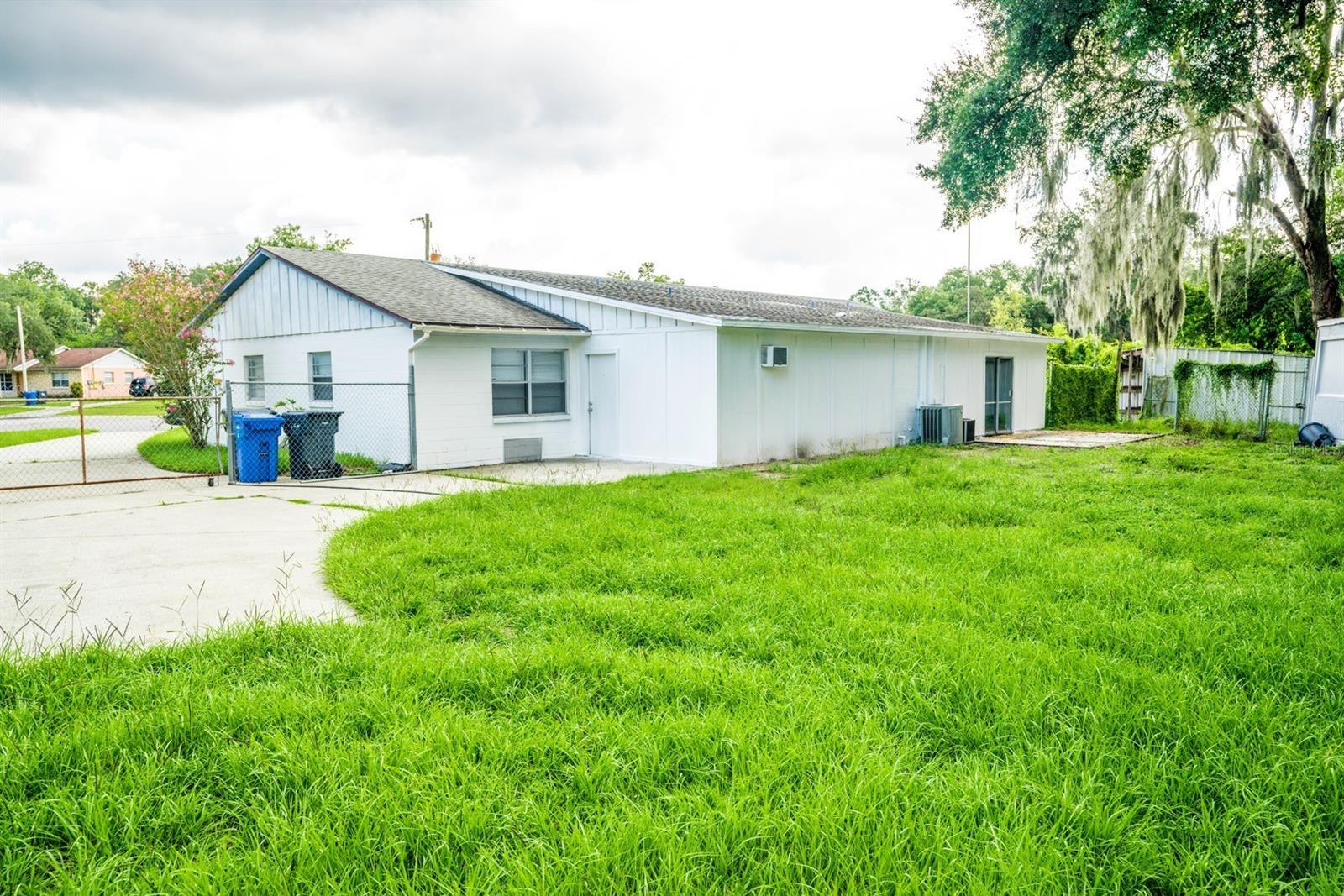 Image 3 of 20 For 6913 Mathers Lane