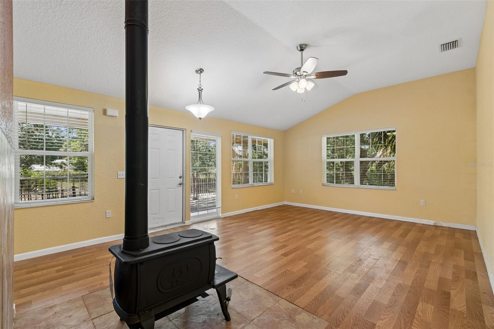 Image 10 of 58 For 11274 Riviera Drive