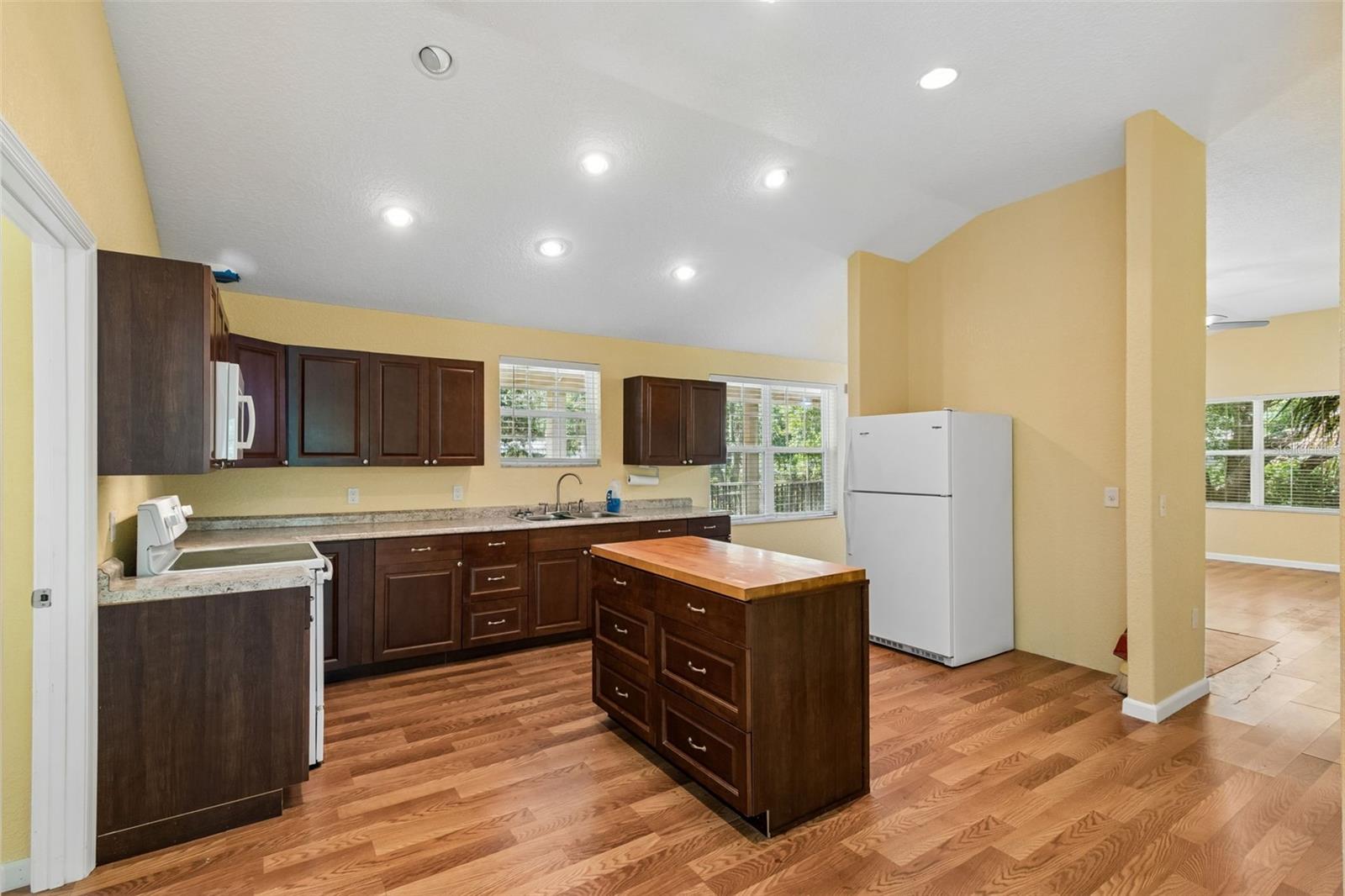 Image 12 of 58 For 11274 Riviera Drive
