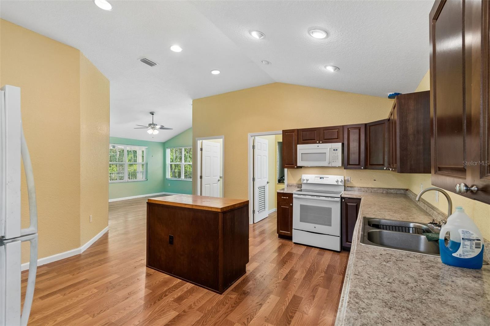 Image 15 of 58 For 11274 Riviera Drive