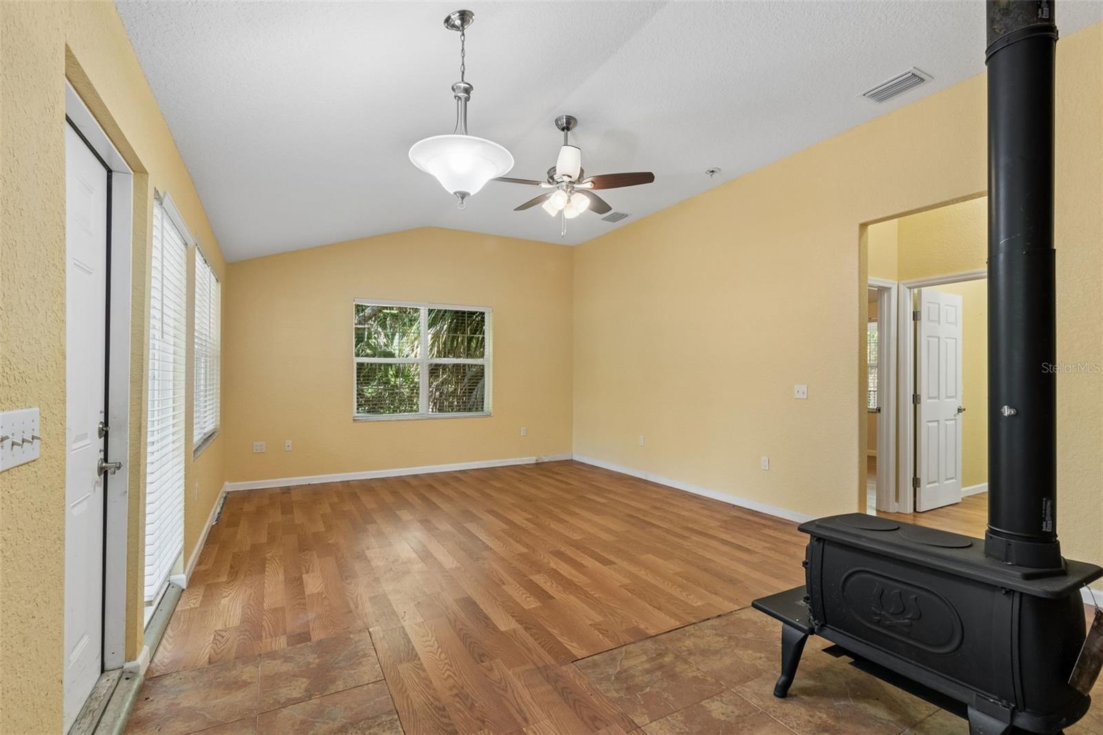 Image 6 of 58 For 11274 Riviera Drive