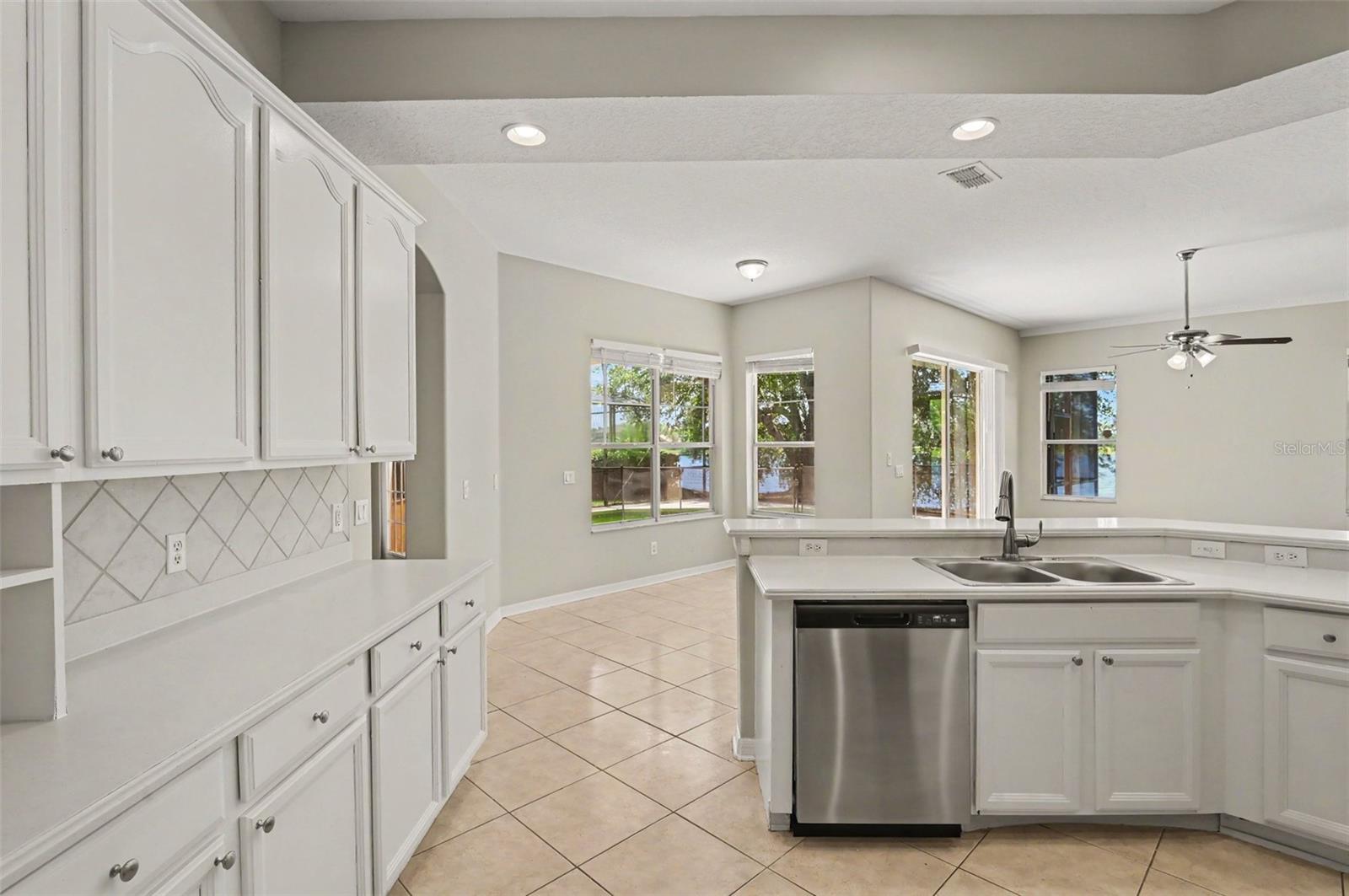 Image 15 of 40 For 1756 Crown Hill Boulevard