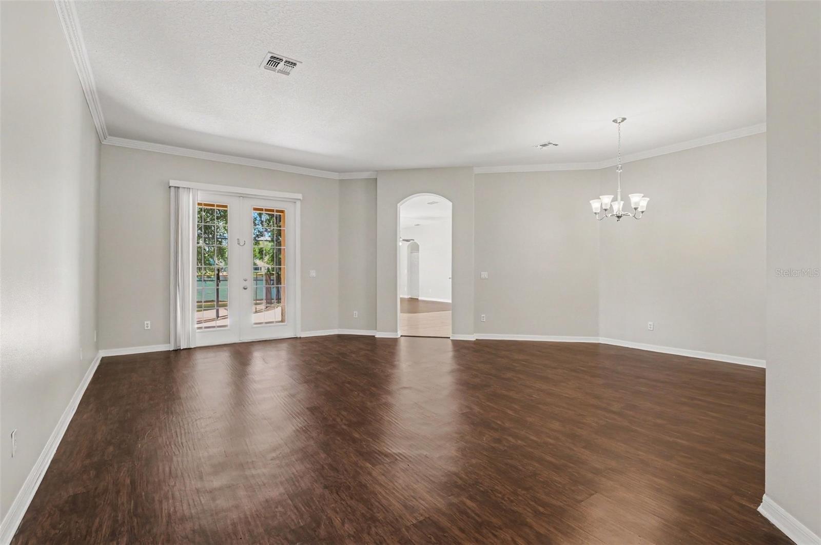 Image 7 of 40 For 1756 Crown Hill Boulevard