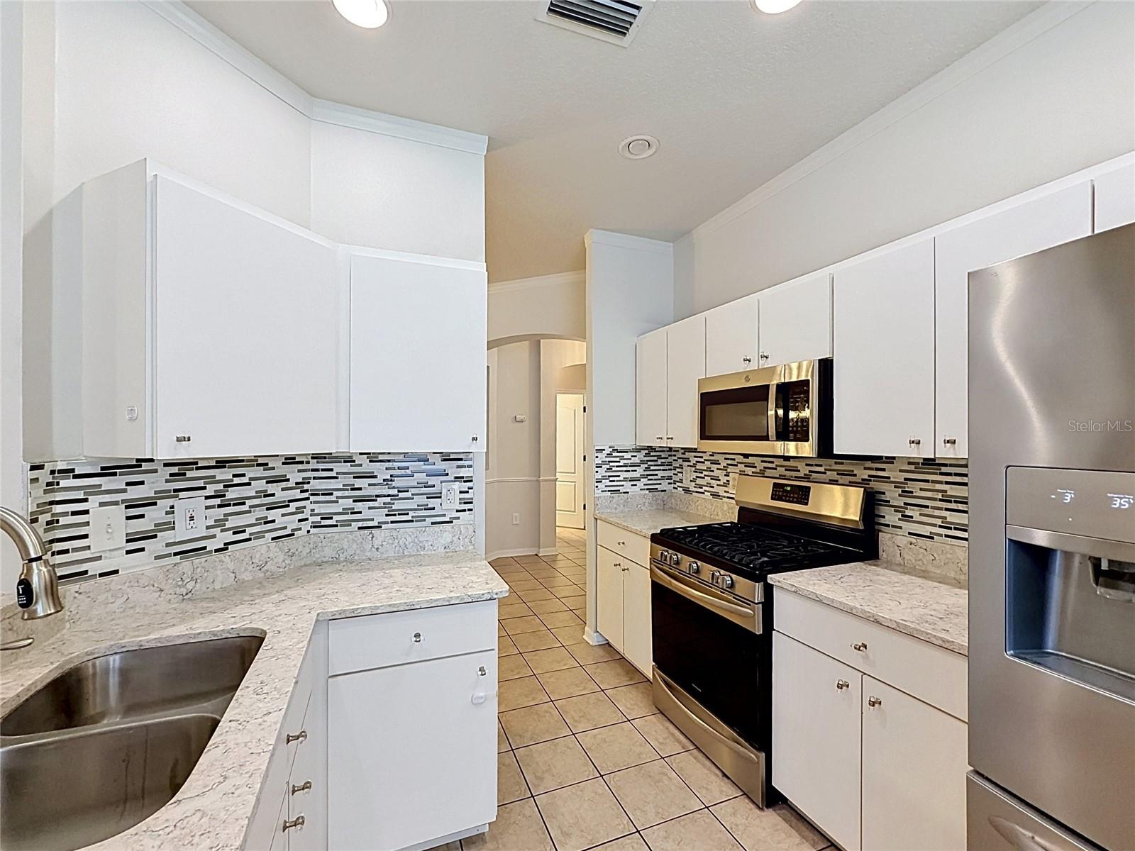 Image 4 of 27 For 6932 Monarch Park Drive