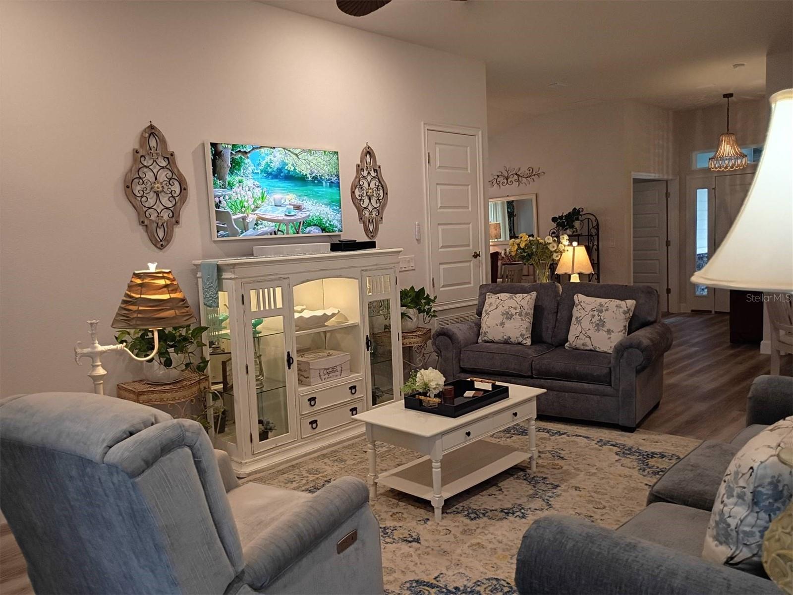 Image 33 of 50 For 203 Silver Palm Drive